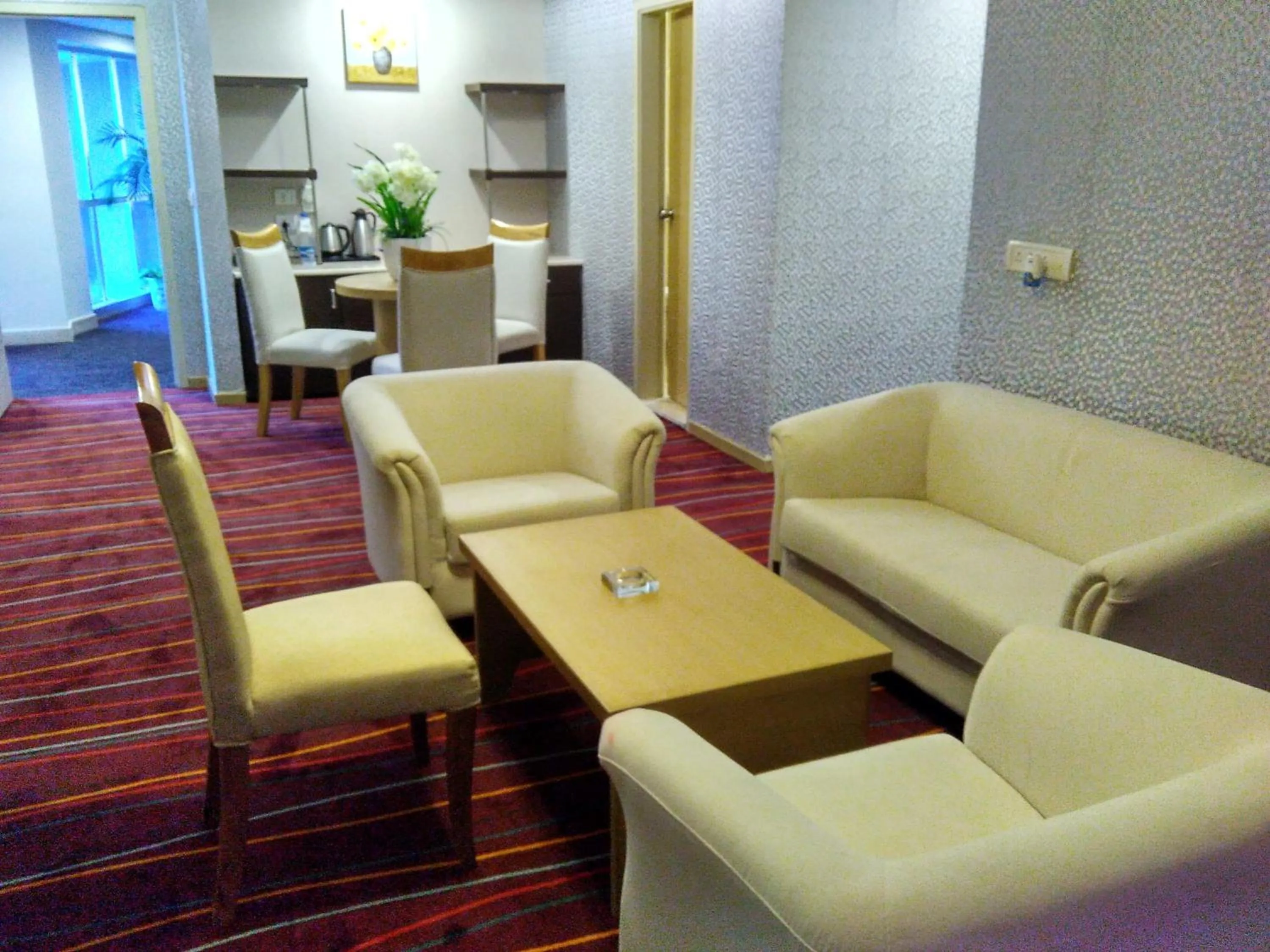 Coffee/tea facilities in Maha Bodhi Hotel.Resort.Convention Centre