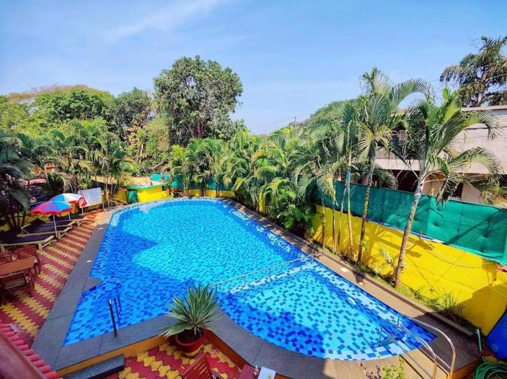 Swimming pool in Ashvem Beach inn