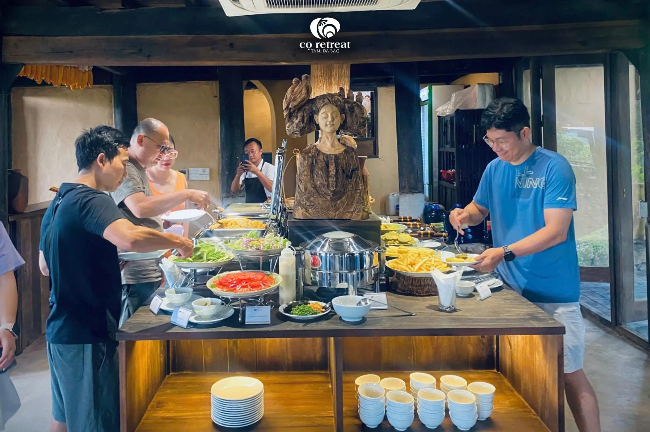 Food and drinks in Cọ Retreat Da Bac