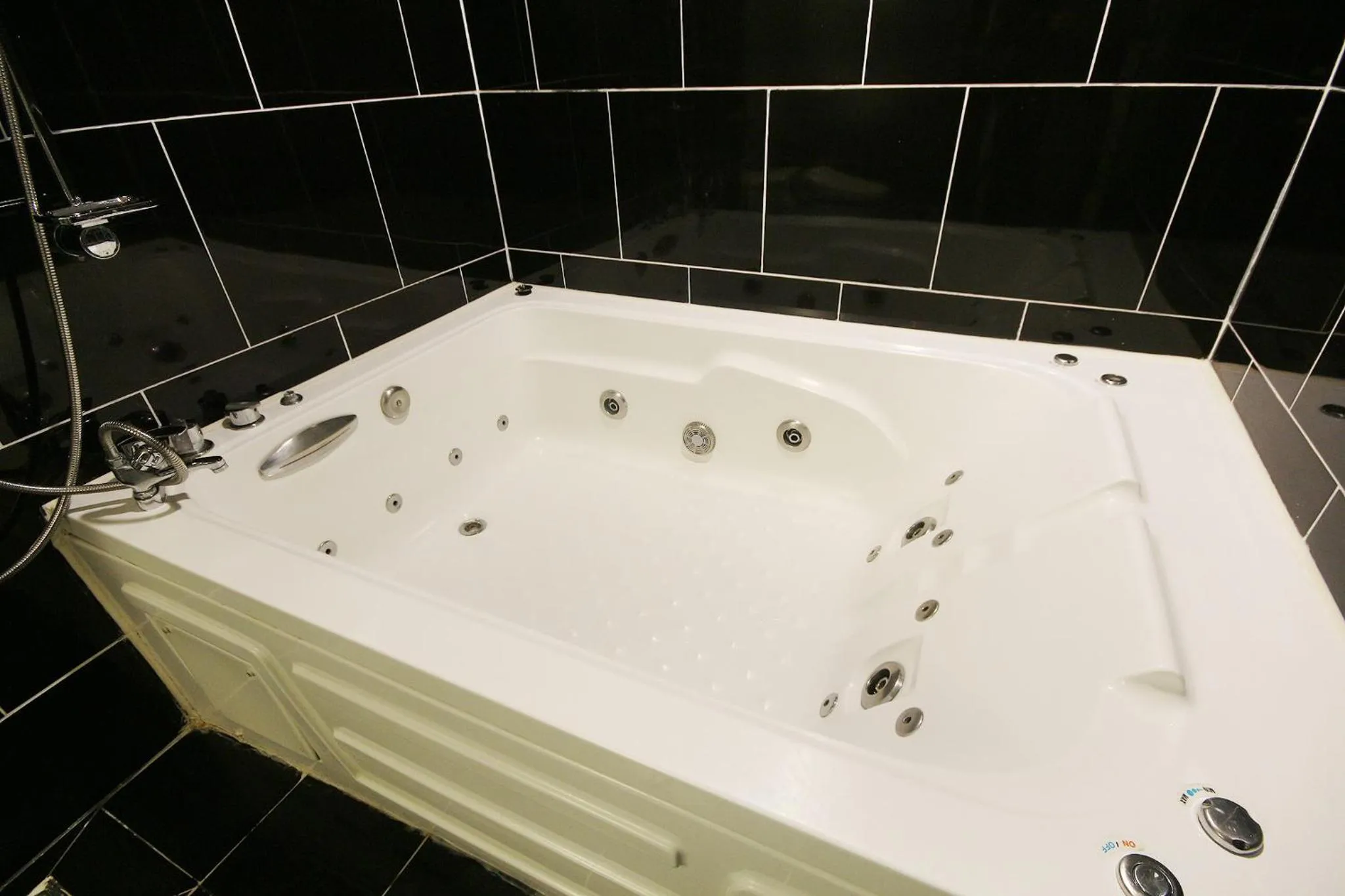 Hot Tub in Hotel Chowon