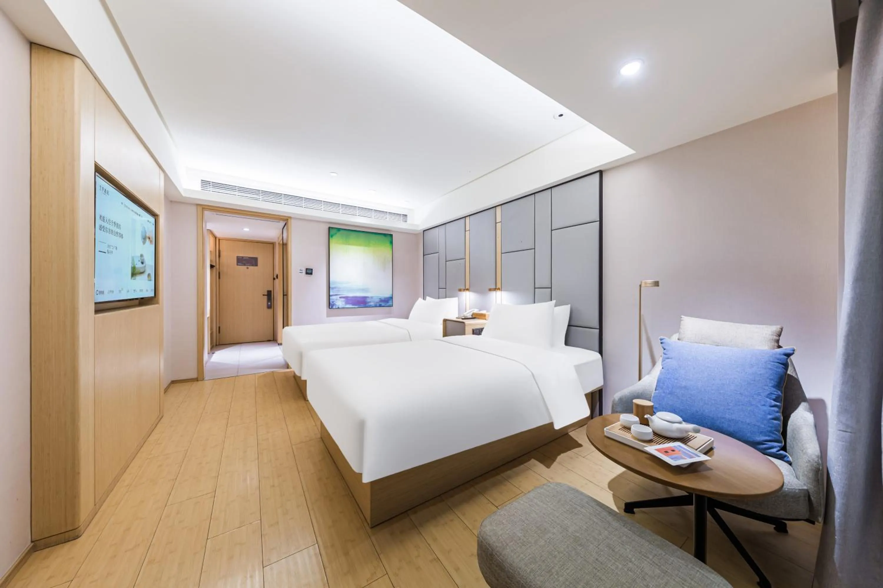 Photo of the whole room, Bed in JI Hotel Beijing Nanluoguxiang Andingmen Subway Station