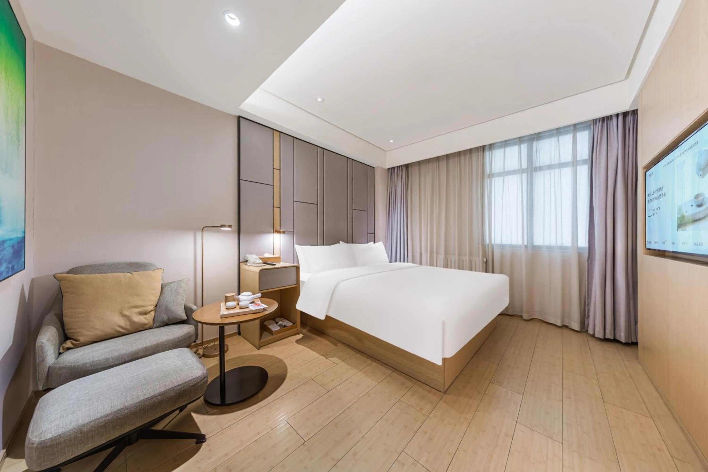 Photo of the whole room, Bed in JI Hotel Beijing Nanluoguxiang Andingmen Subway Station