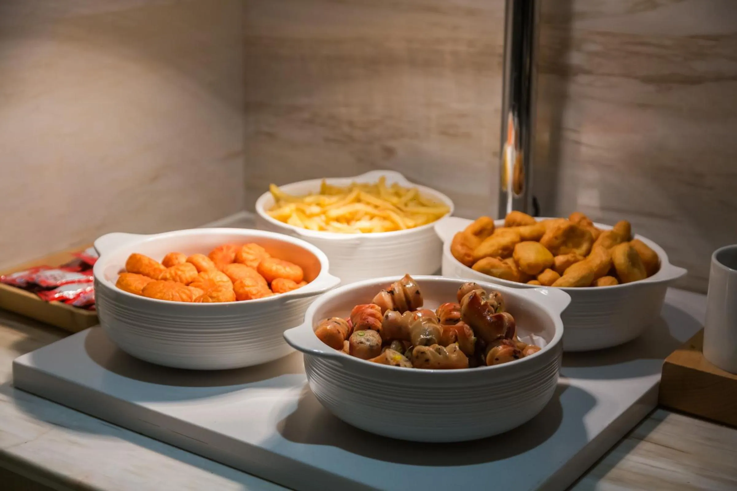 Restaurant/places to eat in JI Hotel Beijing Nanluoguxiang Andingmen Subway Station