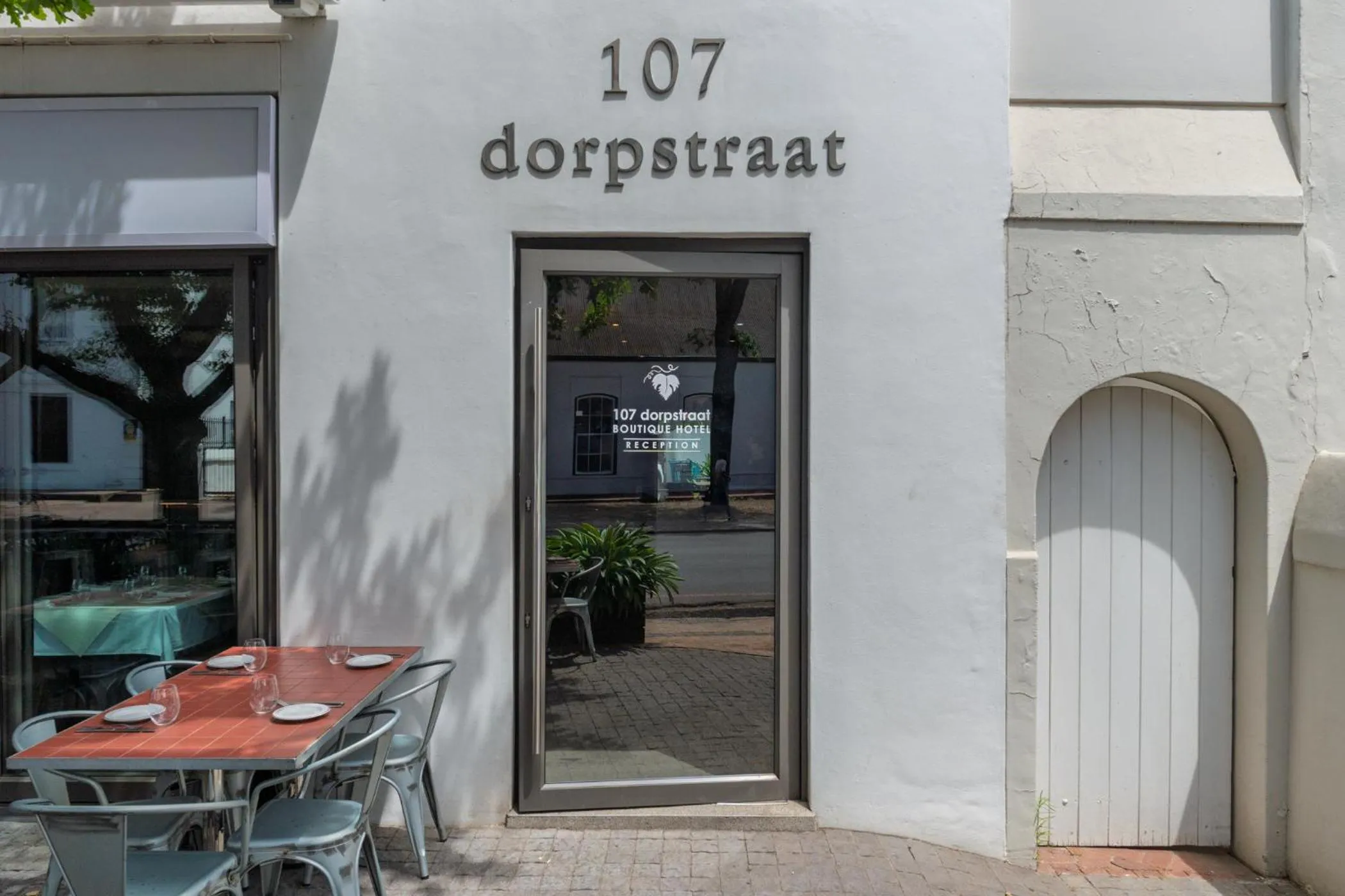 Facade/entrance in 107 Dorpstraat Boutique Hotel
