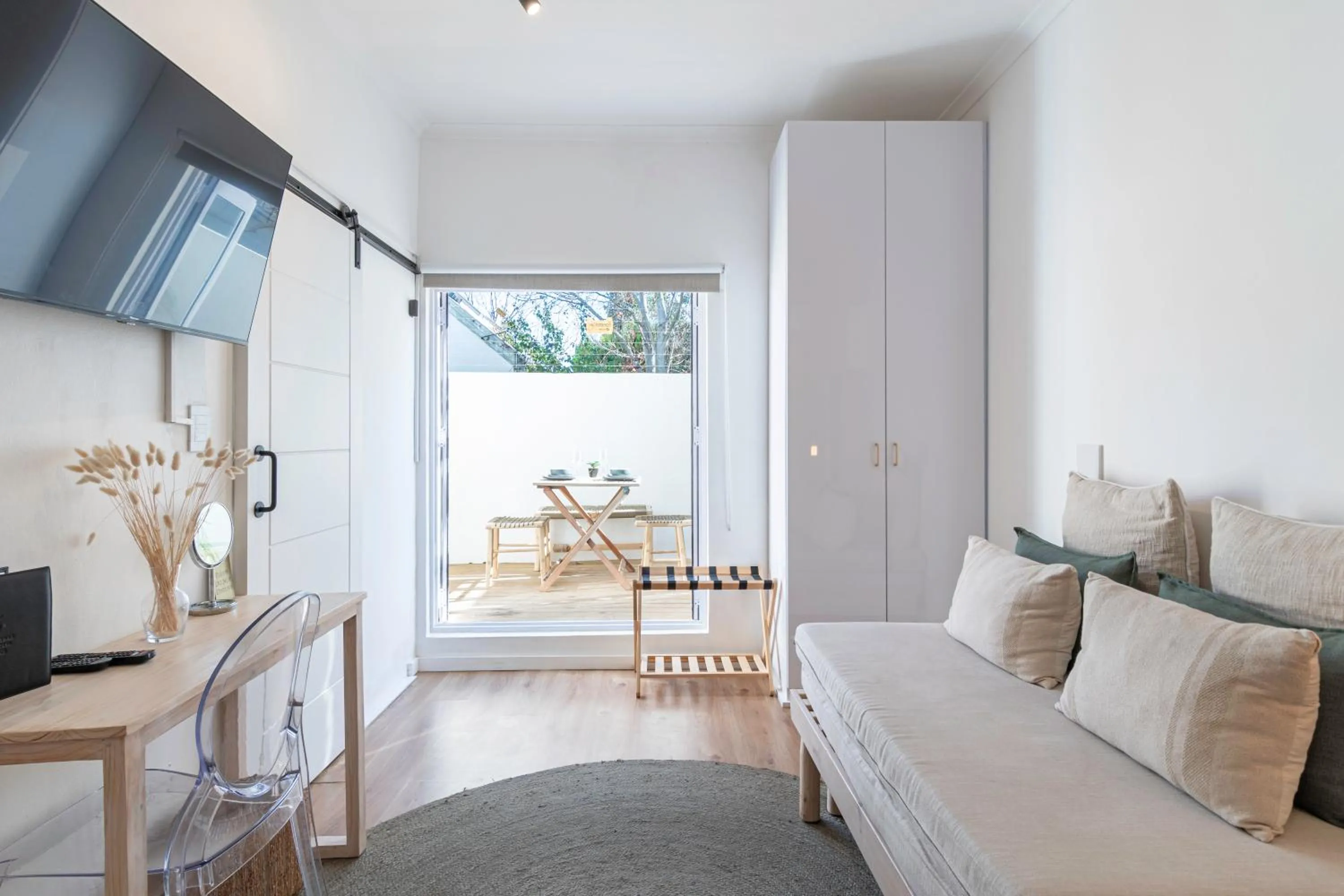 Patio, Bed in 107 Dorpstraat Boutique Hotel