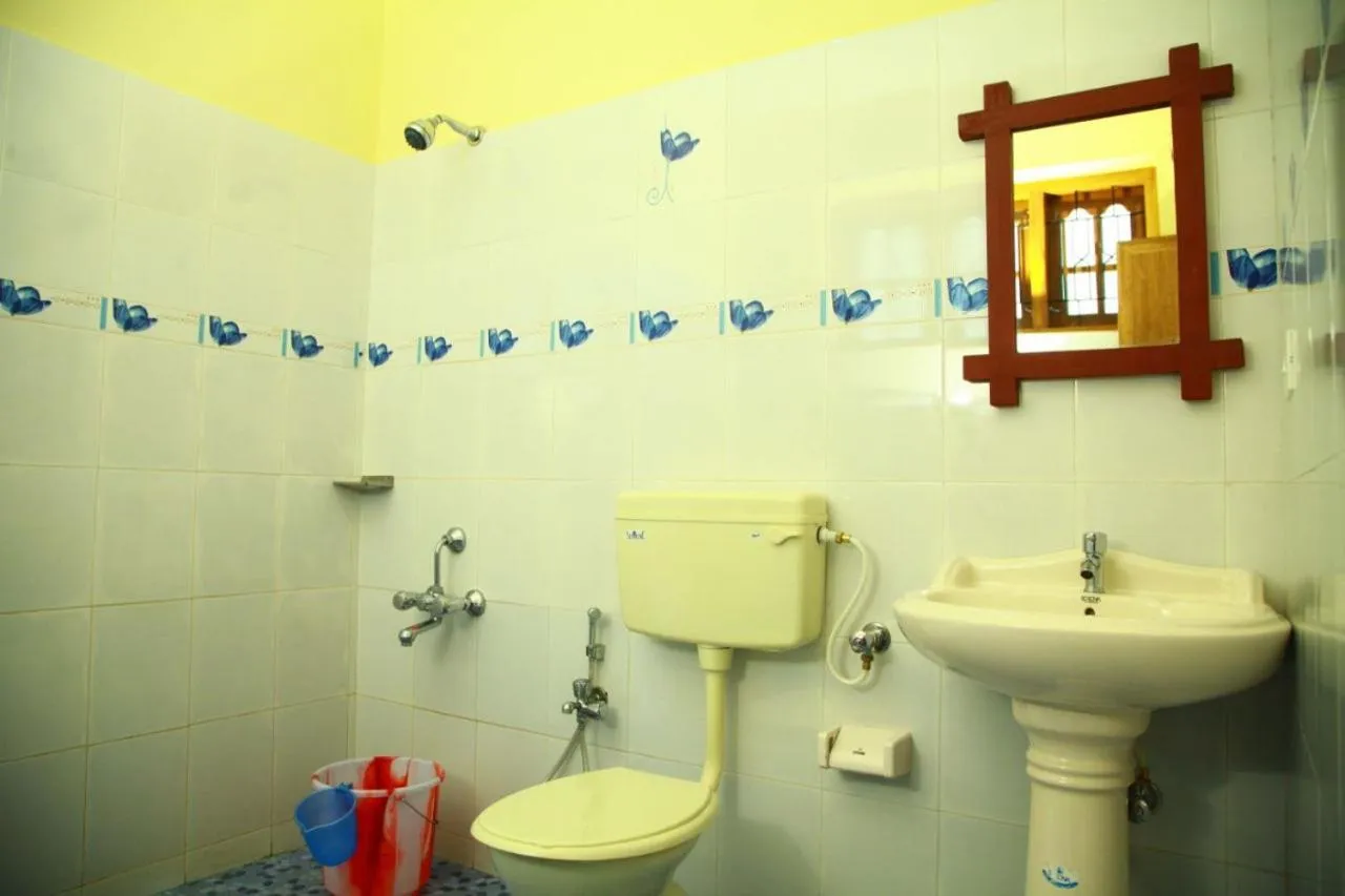 Toilet in Jungle Palace Homestay