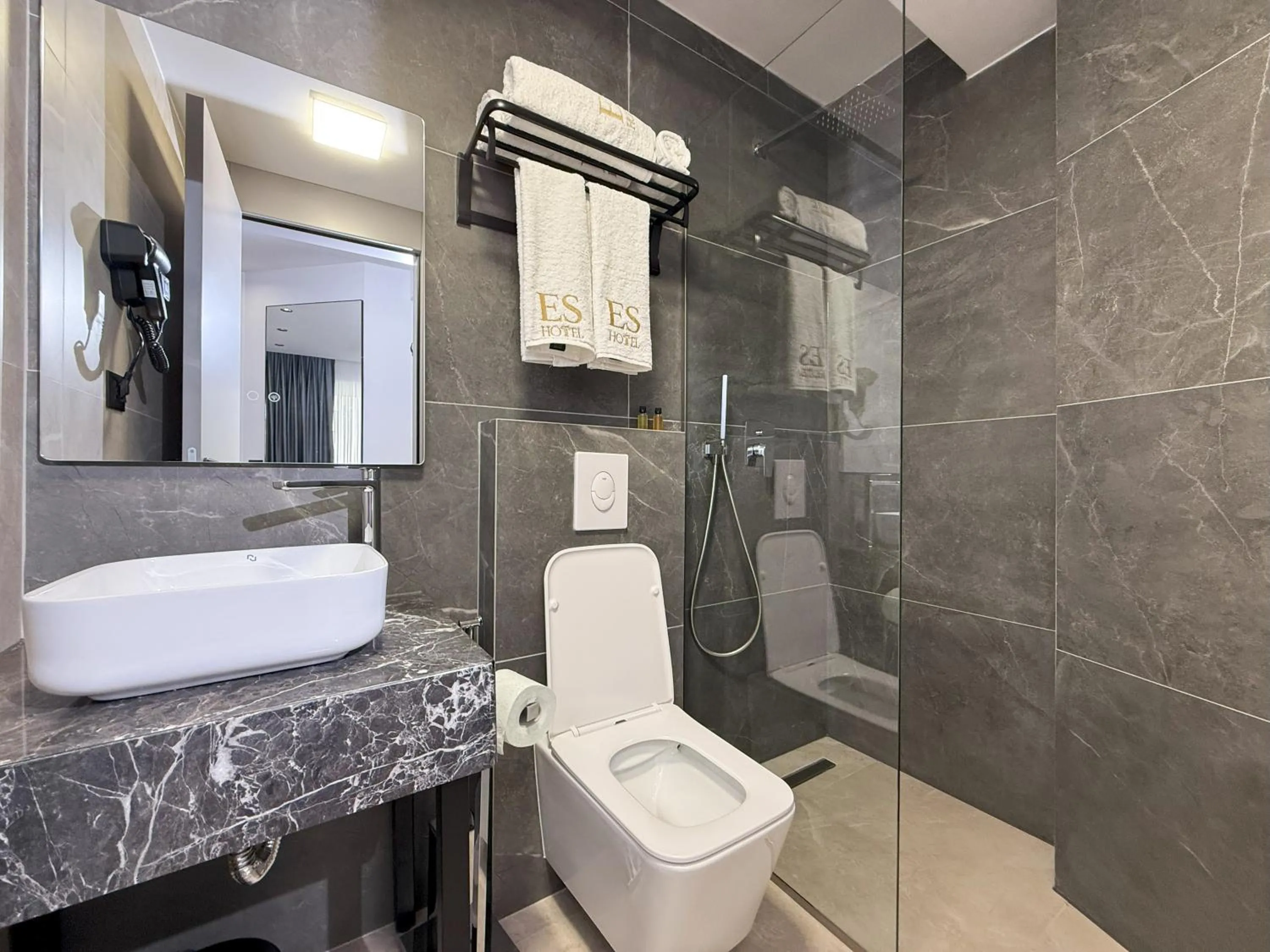ES Hotel