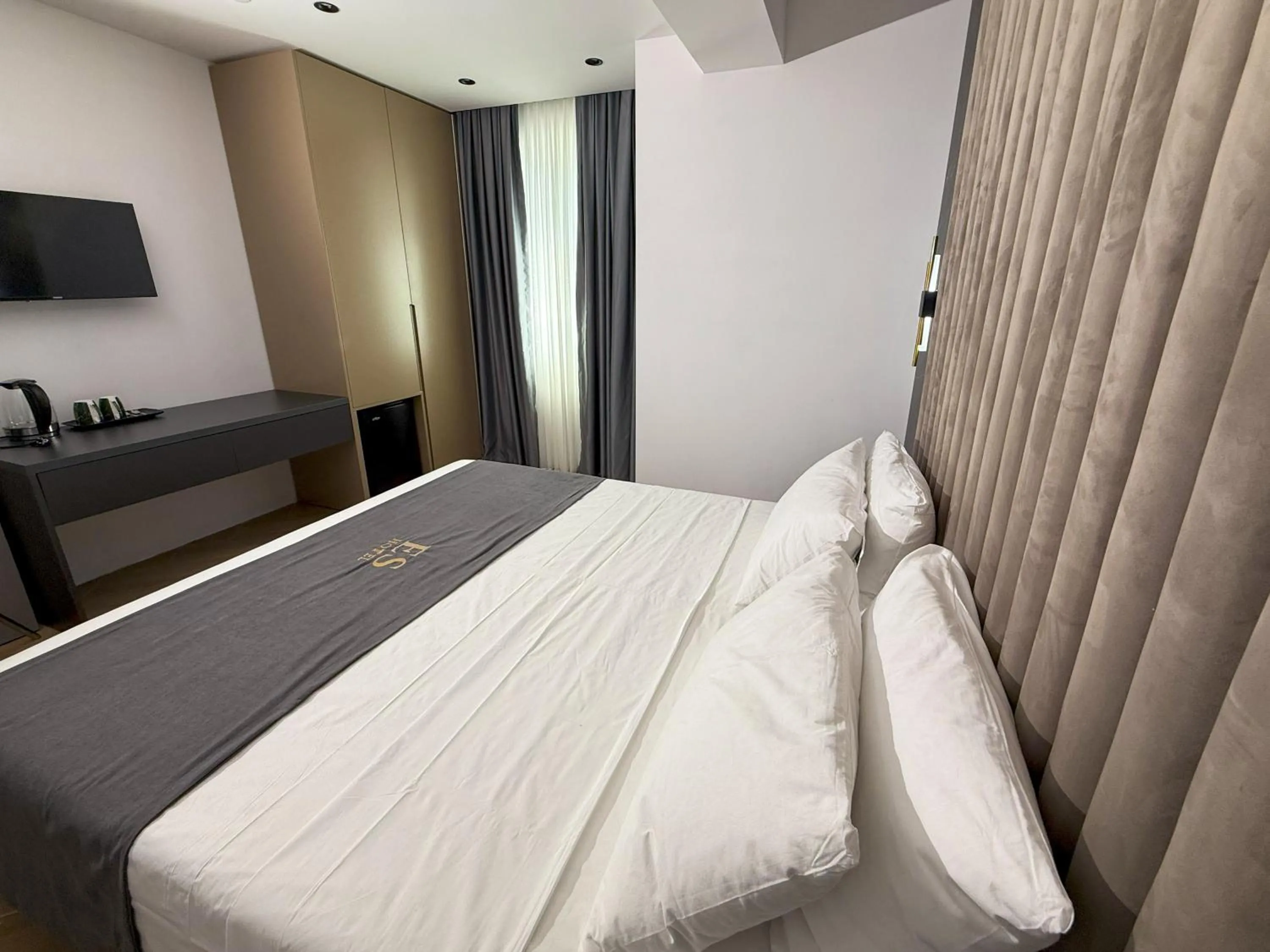 Bed in ES Hotel