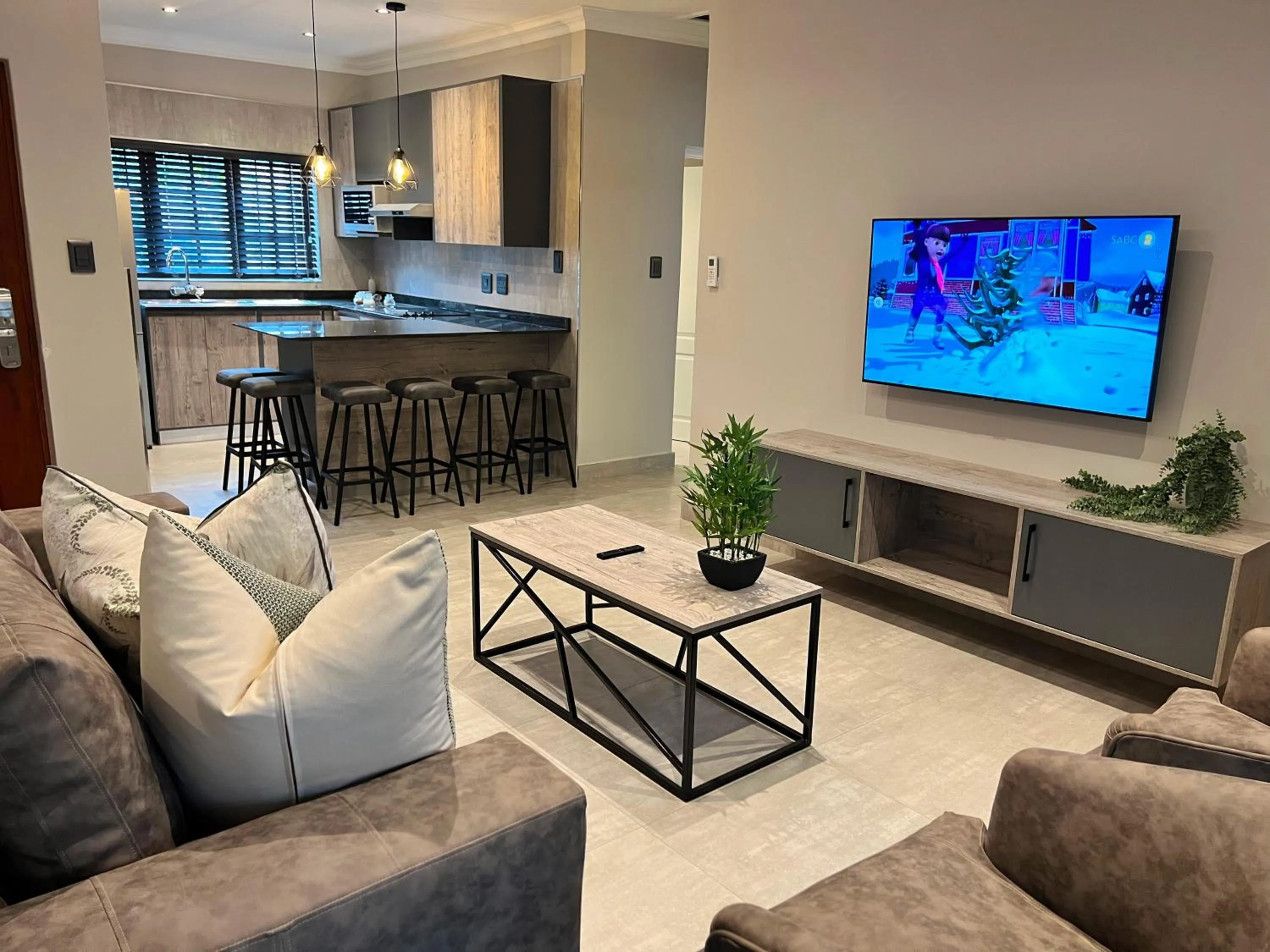 TV and multimedia in The Cycad Lodge & Chalets