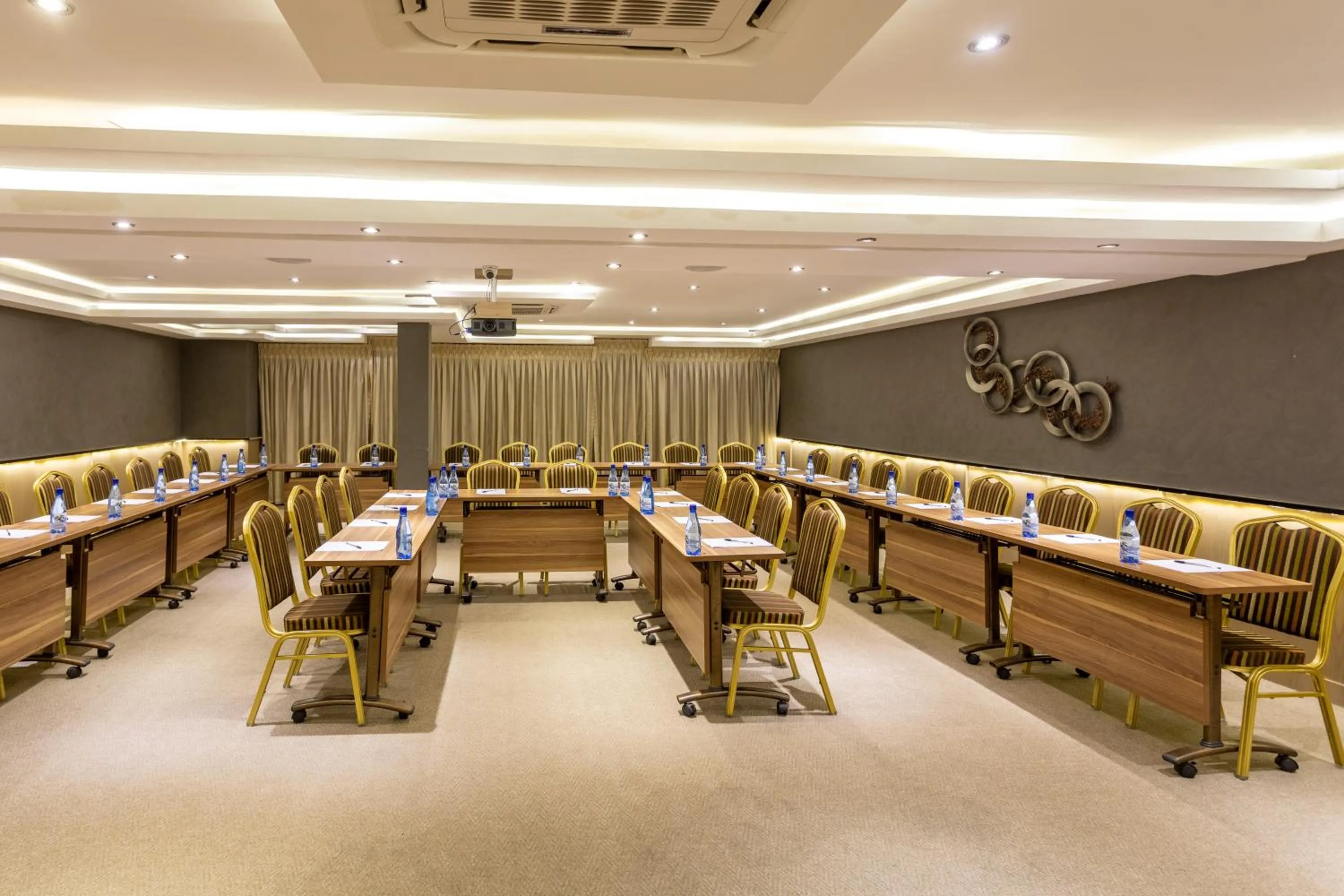 Meeting/conference room in The Cycad Lodge & Chalets