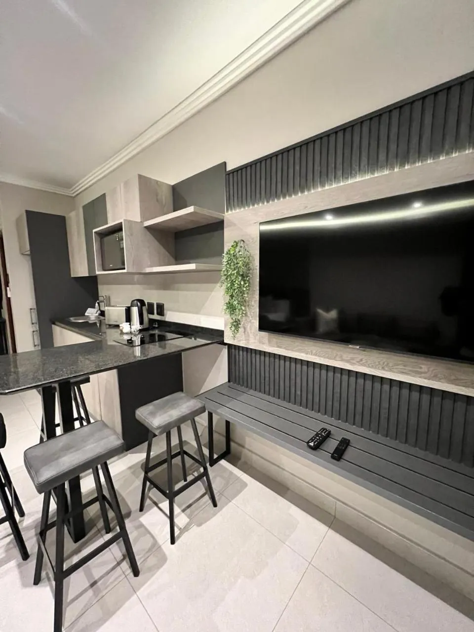 Kitchen or kitchenette in The Cycad Lodge & Chalets