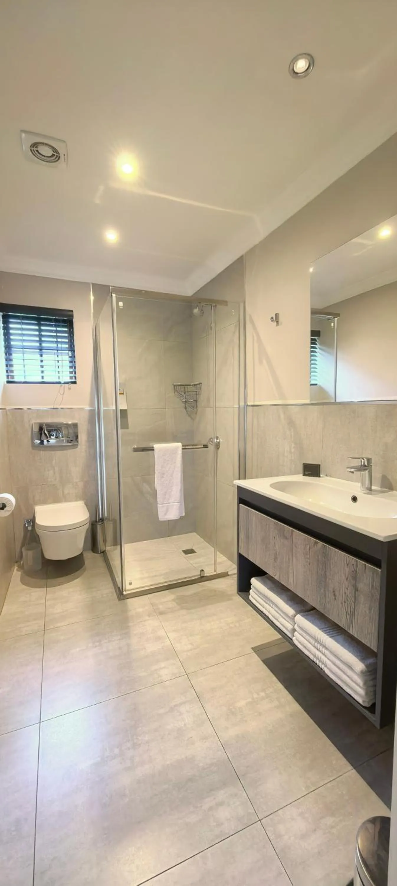 Bathroom in The Cycad Lodge & Chalets