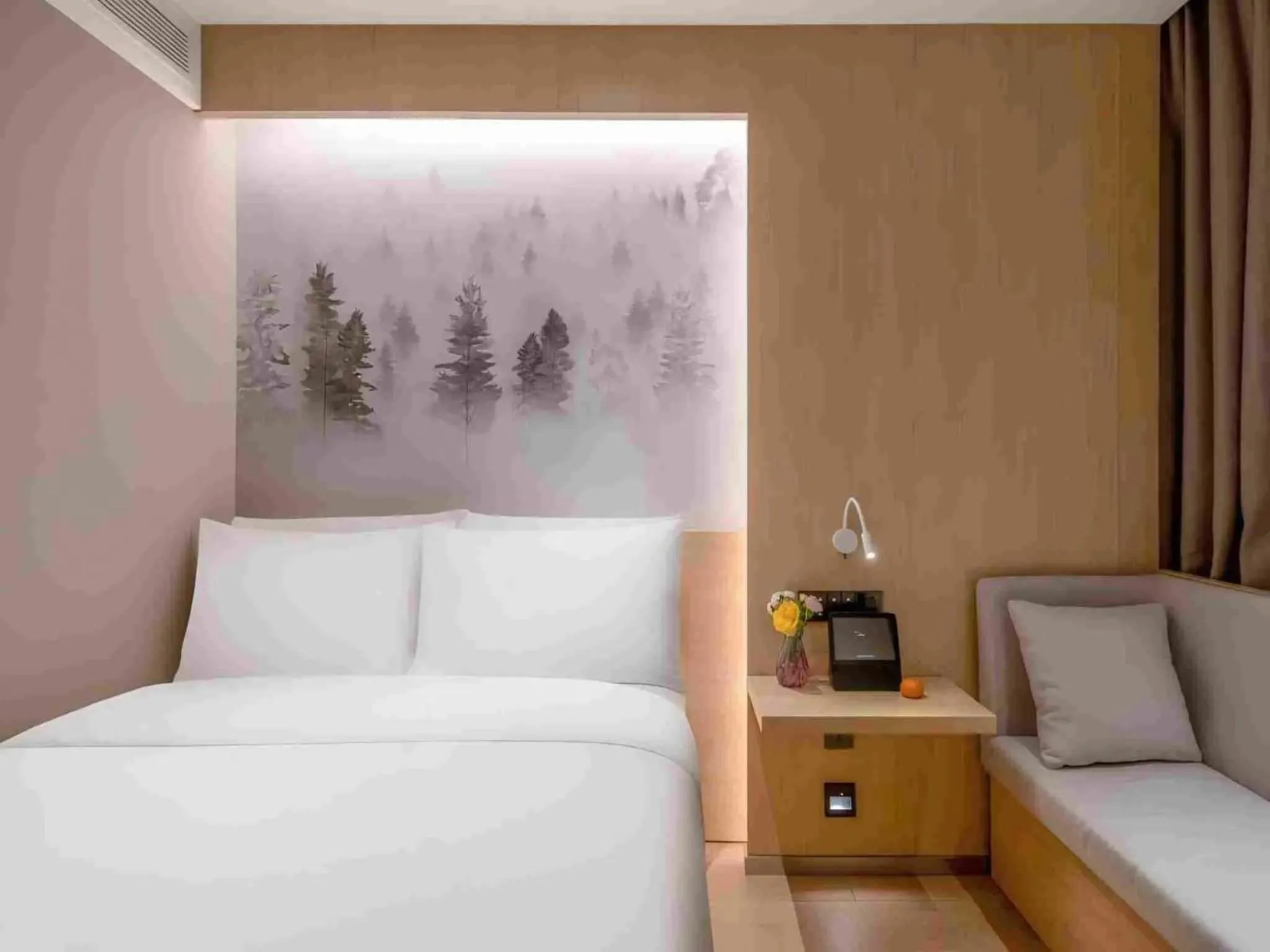 Bed in Orange Hotel Beijing West Railway Station