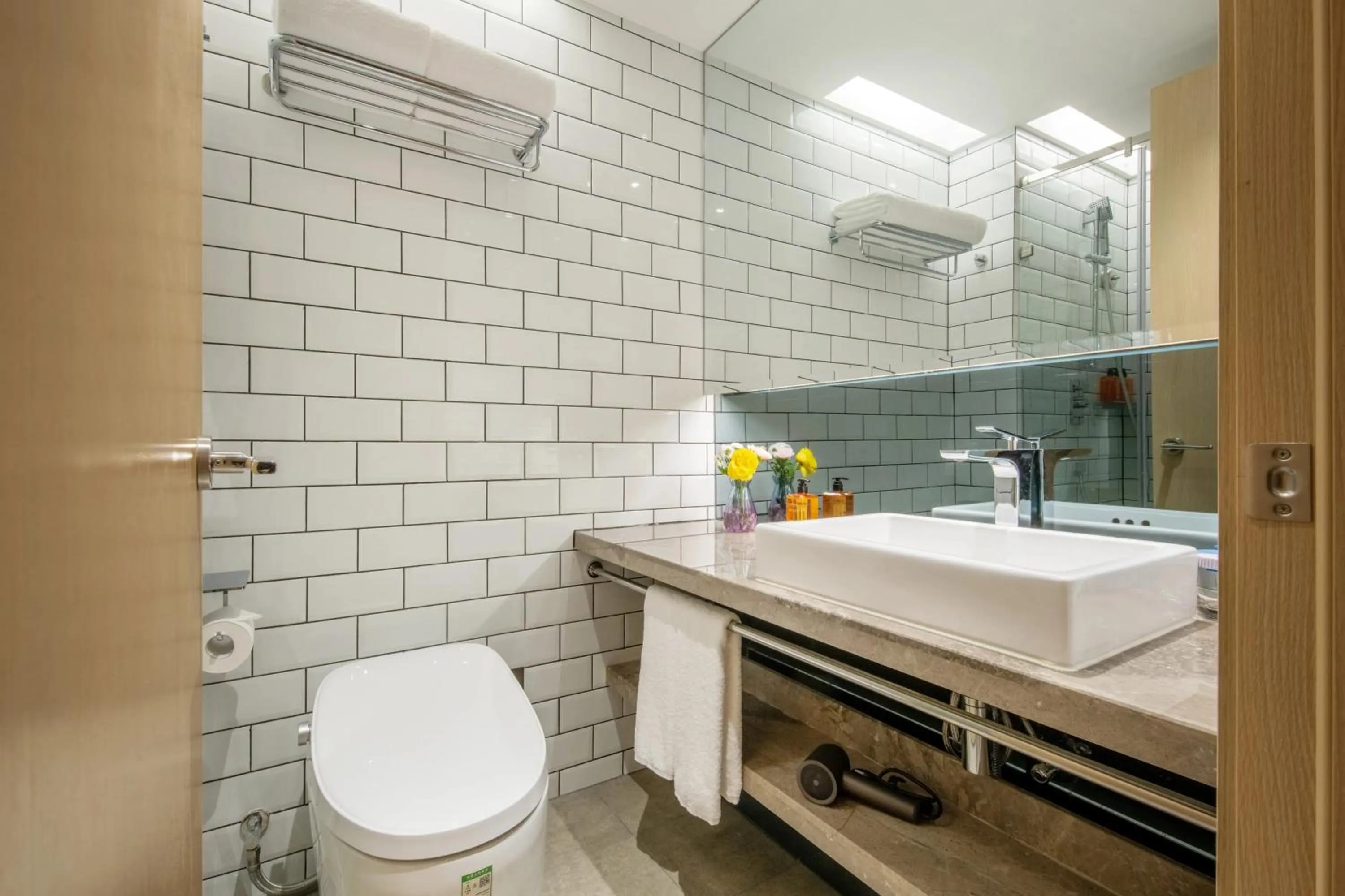 Shower in Orange Hotel Beijing West Railway Station