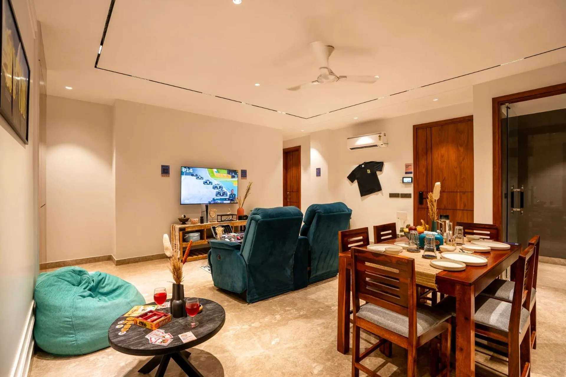 TV and multimedia in LiveAway Gurugram, Golf Course Road by PACK