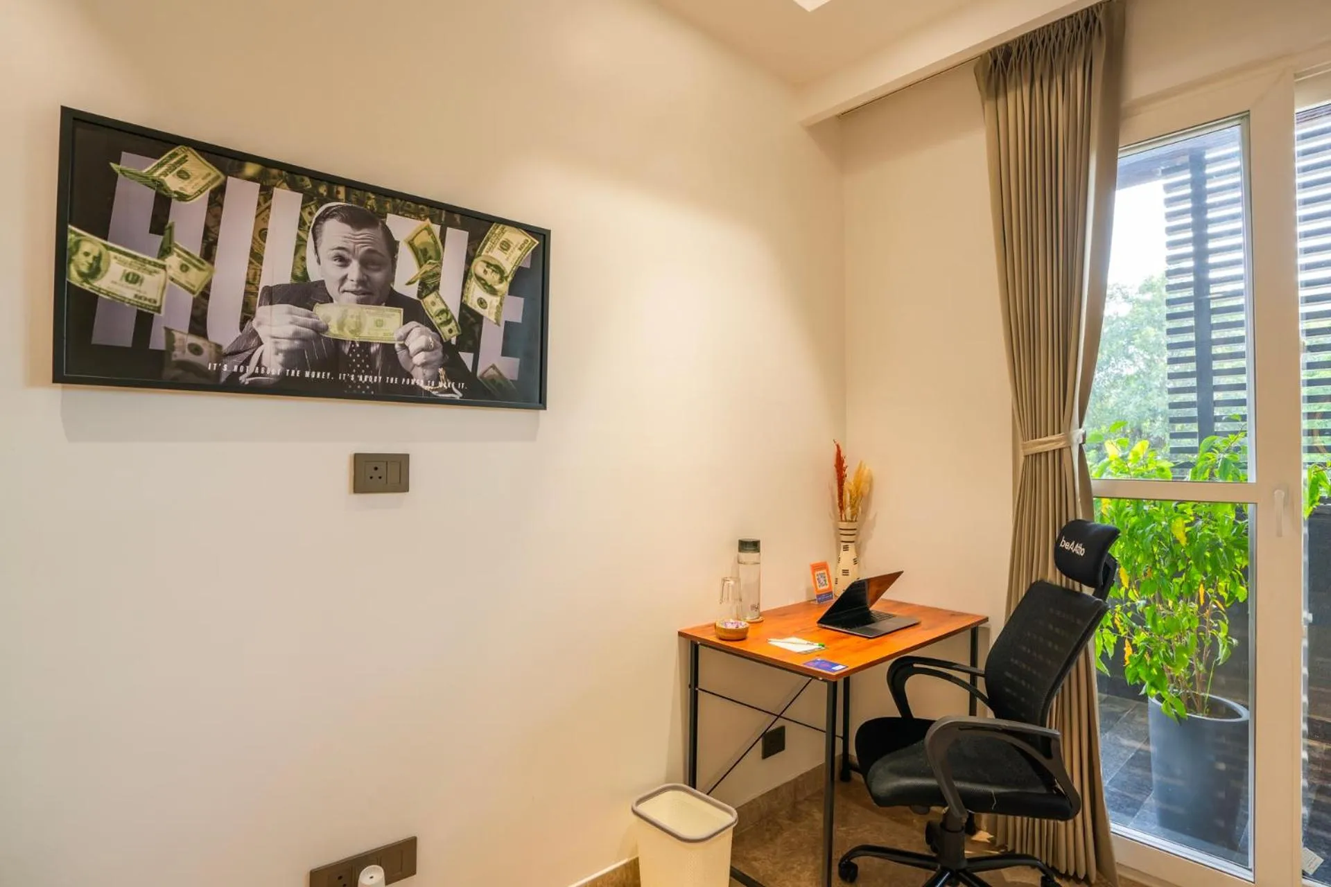 Seating area in LiveAway Gurugram, Golf Course Road by PACK