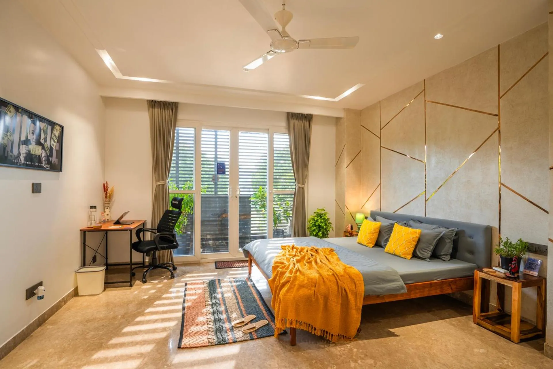 Bed in LiveAway Gurugram, Golf Course Road by PACK