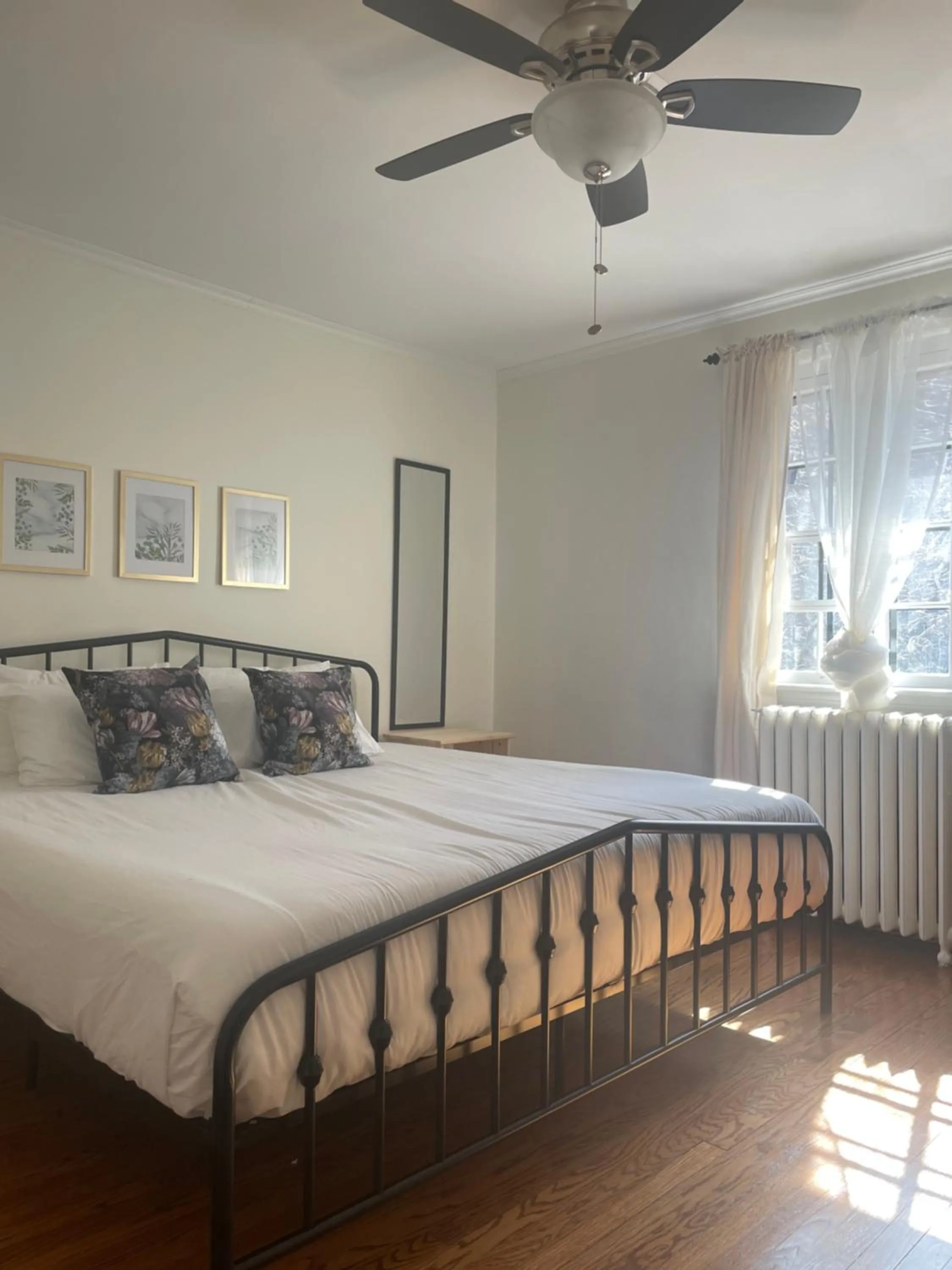 Bedroom, Bed in The Ambassador