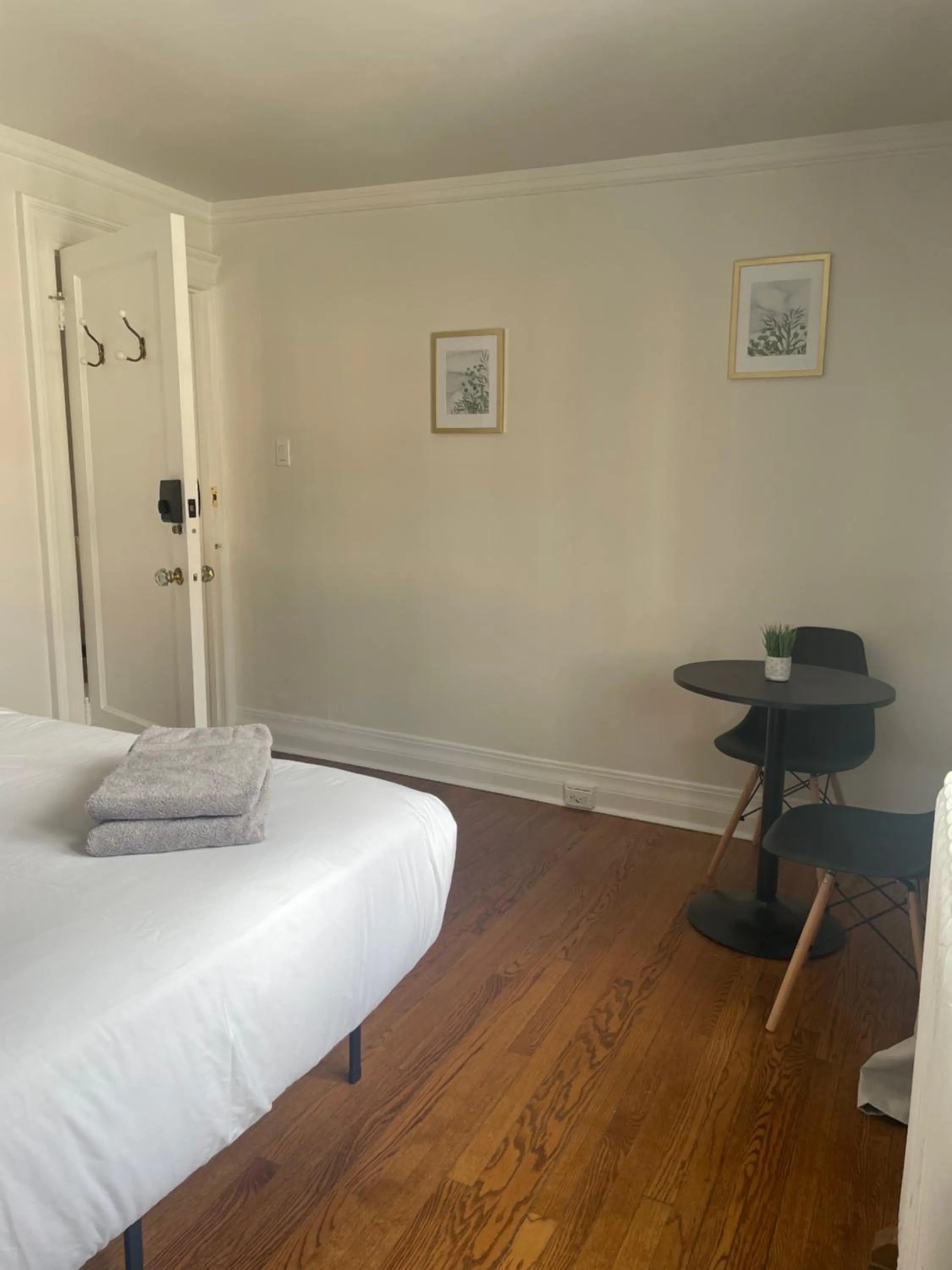 Bedroom, Bed in The Ambassador