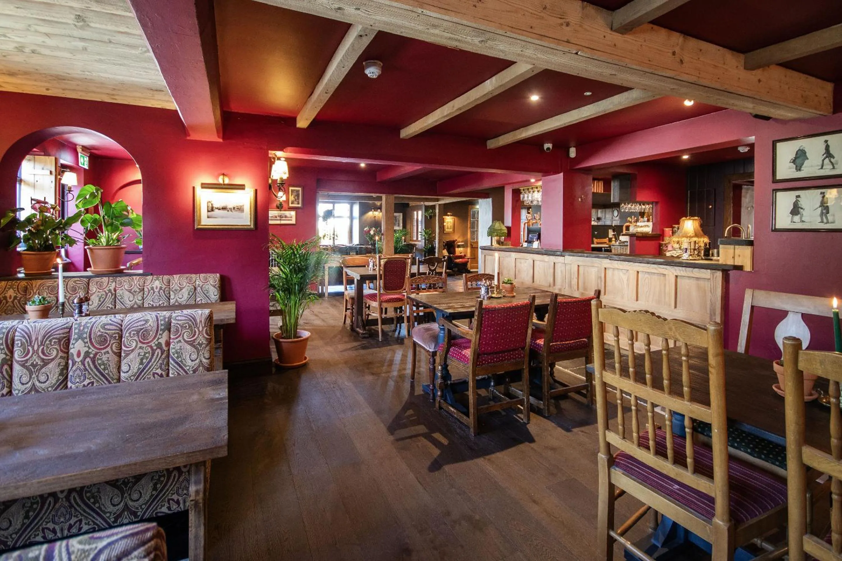 Dining area in The White Hart, Wroughton