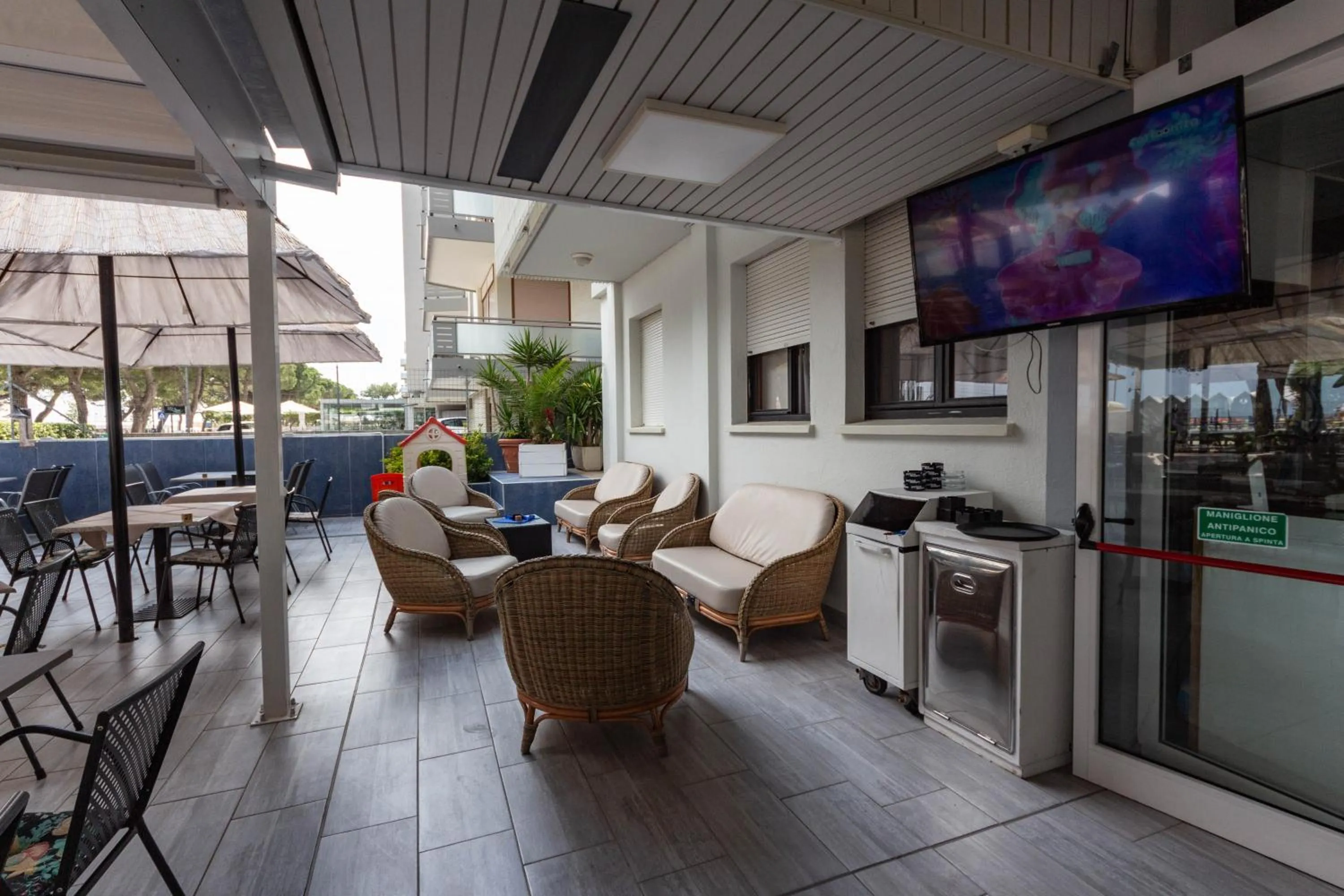 Restaurant/places to eat in Hotel Calipso