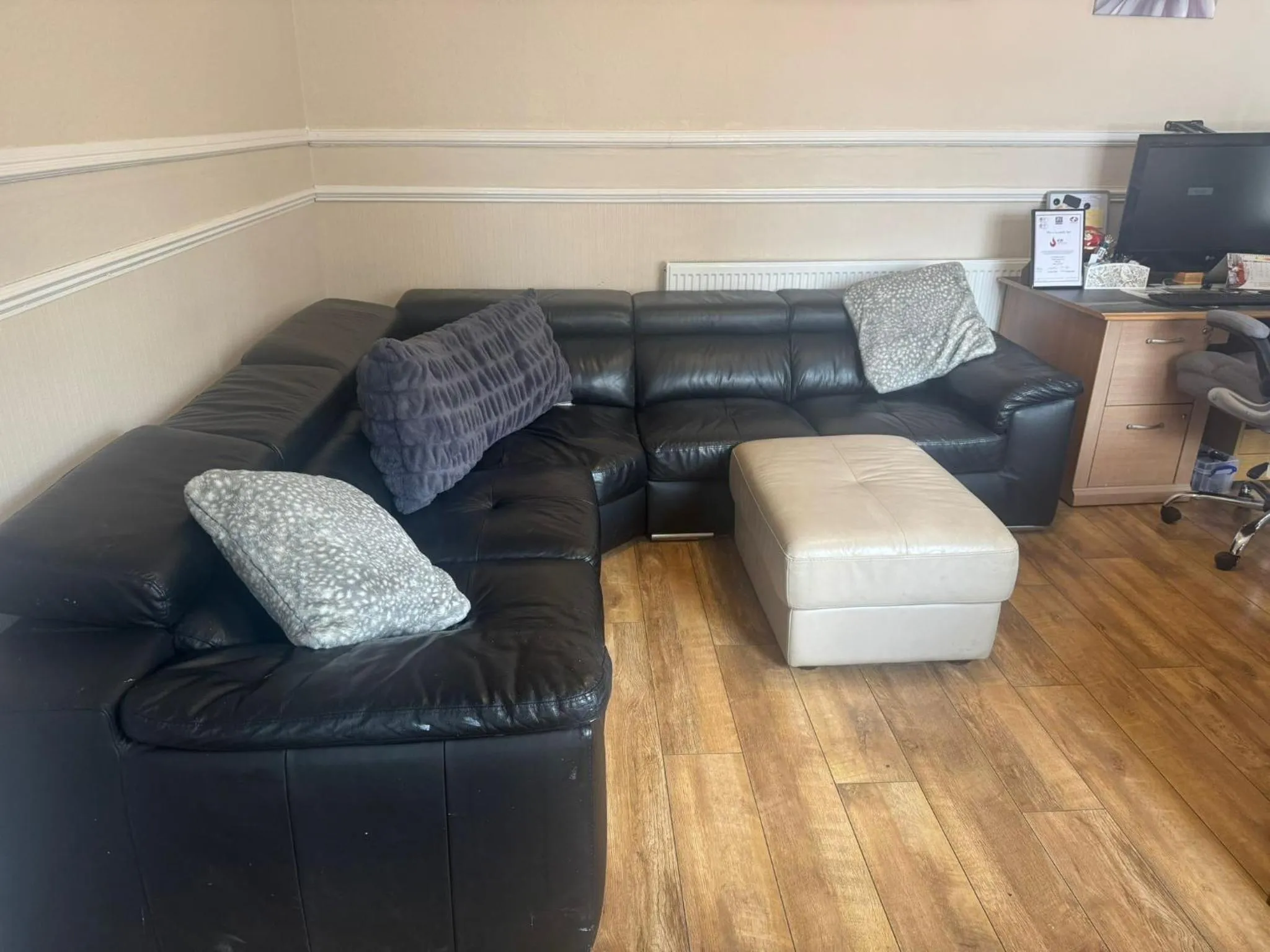 Living room in Woodville Lodge Leeds by OYO