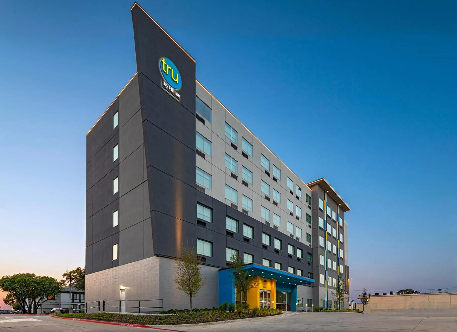 Property logo or sign in Tru By Hilton Irving Dfw South