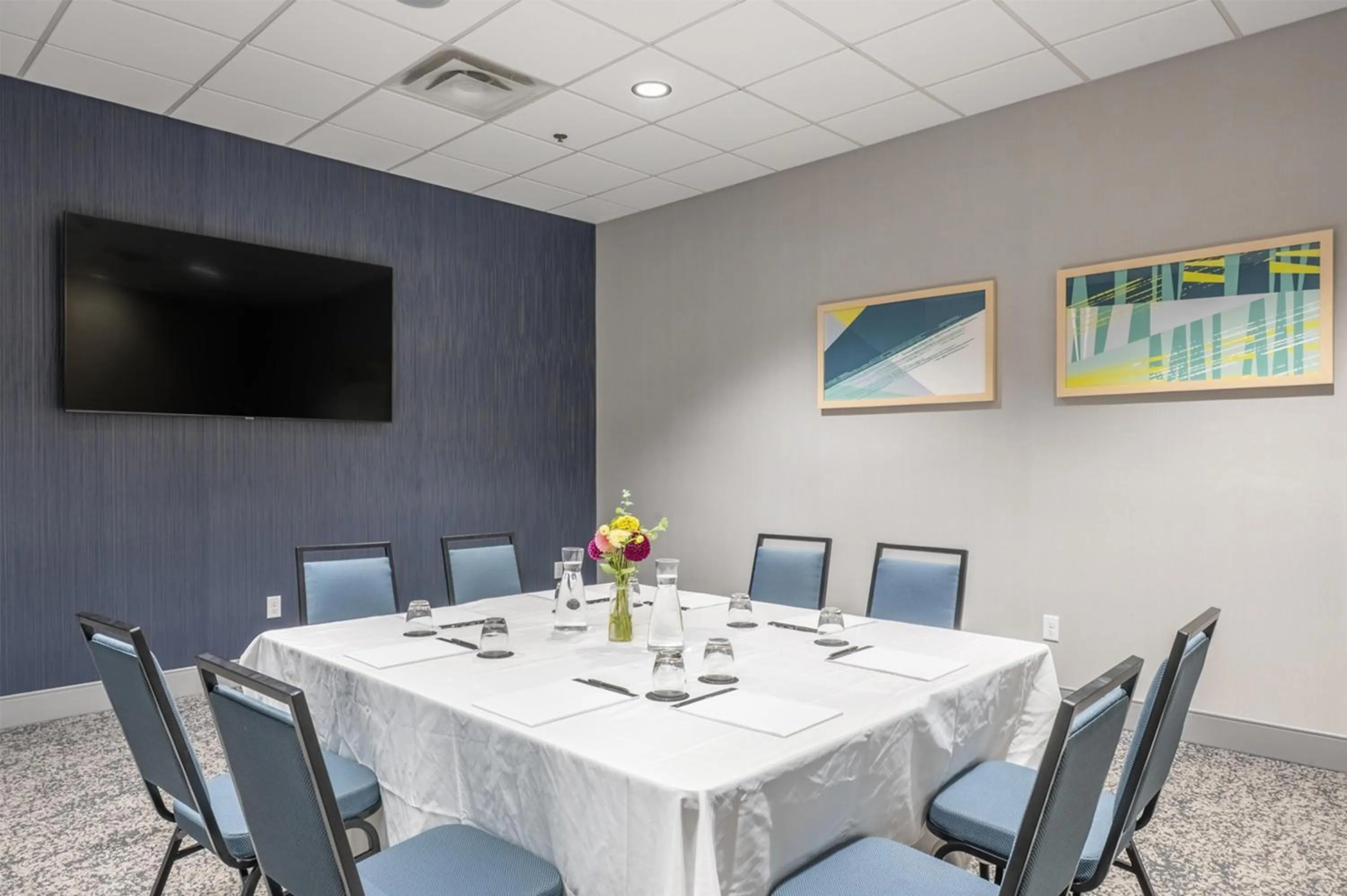 Meeting/conference room in Spark By Hilton Madison Central