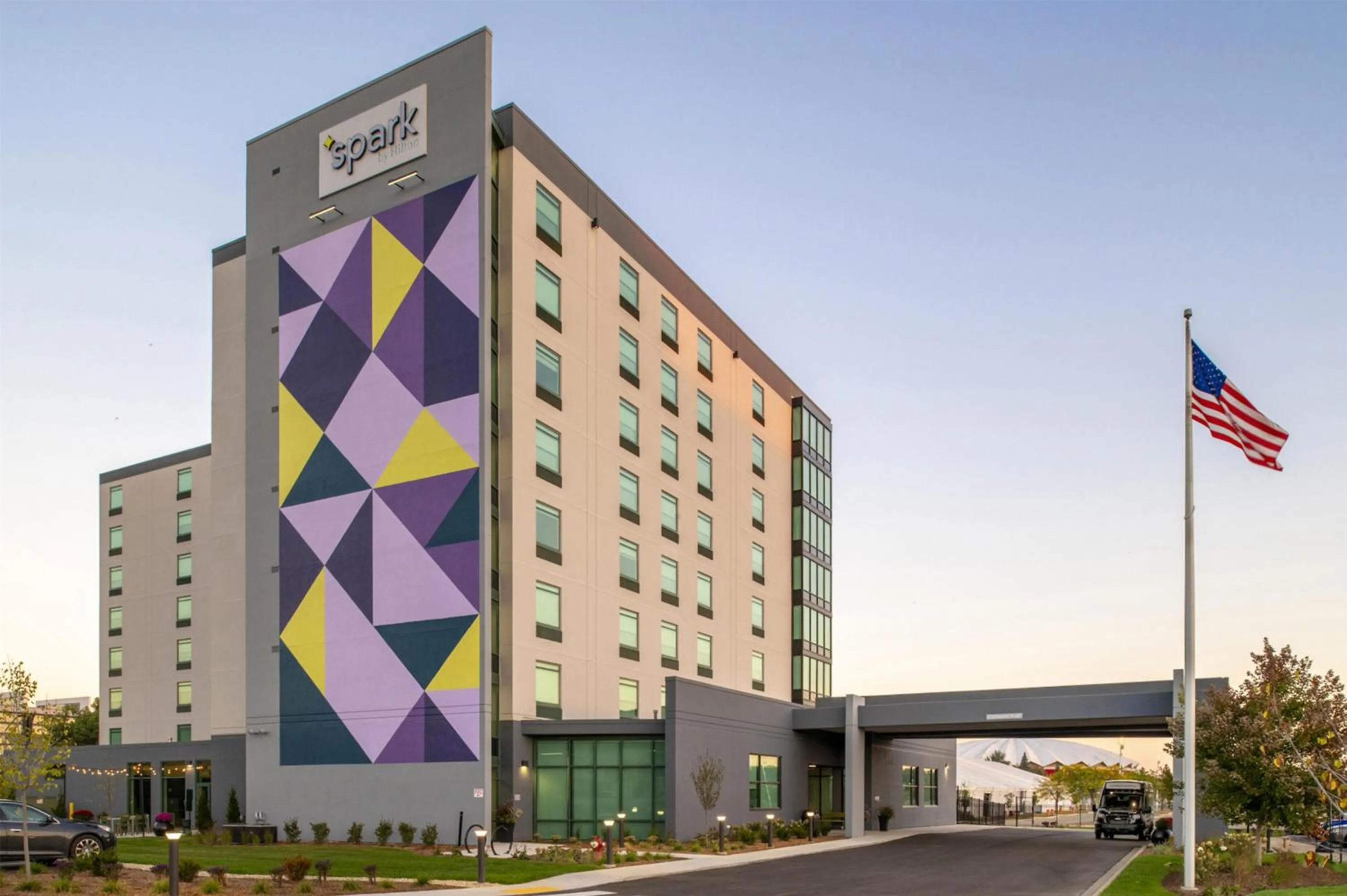 Property building in Spark By Hilton Madison Central