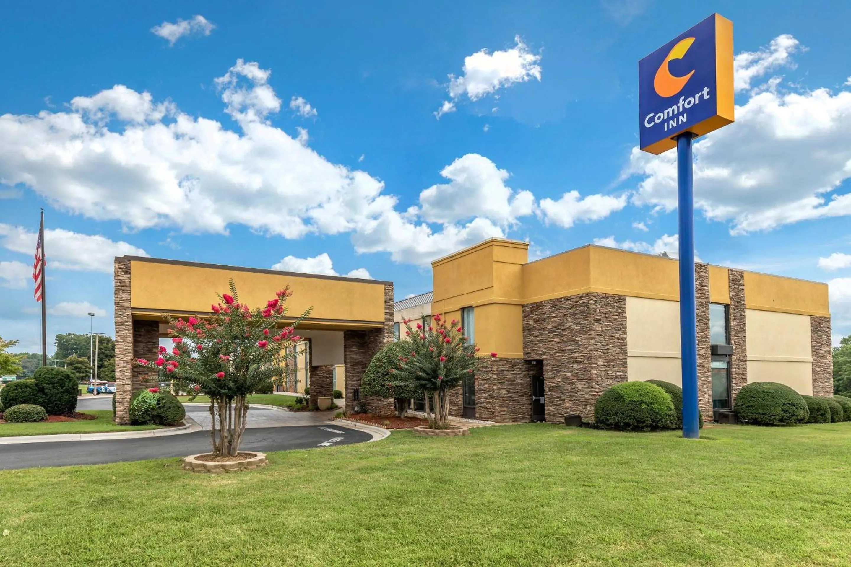 Property building in Comfort Inn Shelby