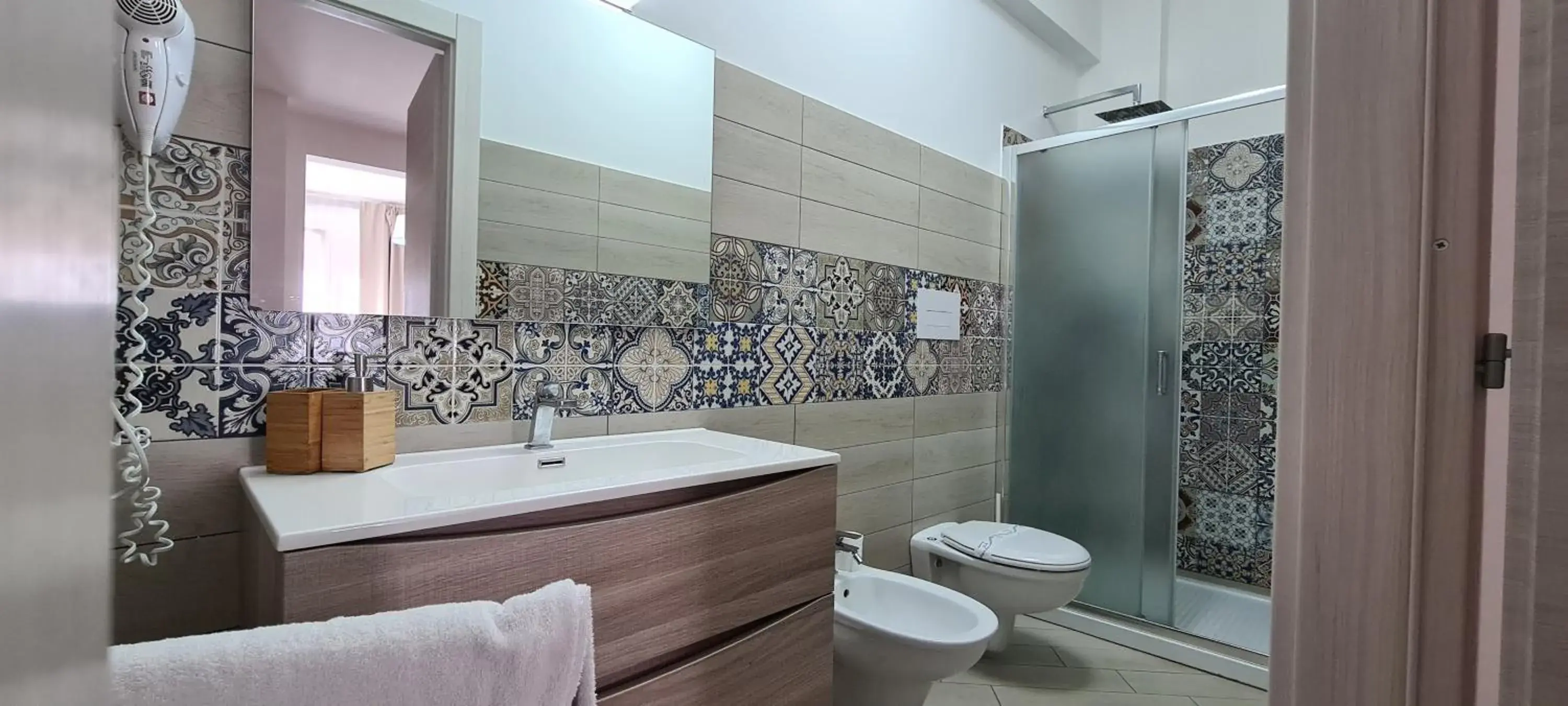 Deluxe Double or Twin Room with Balcony in Belvedere Rent Rooms Deluxe Double or Twin Room with Balcony in Belvedere Rent Rooms