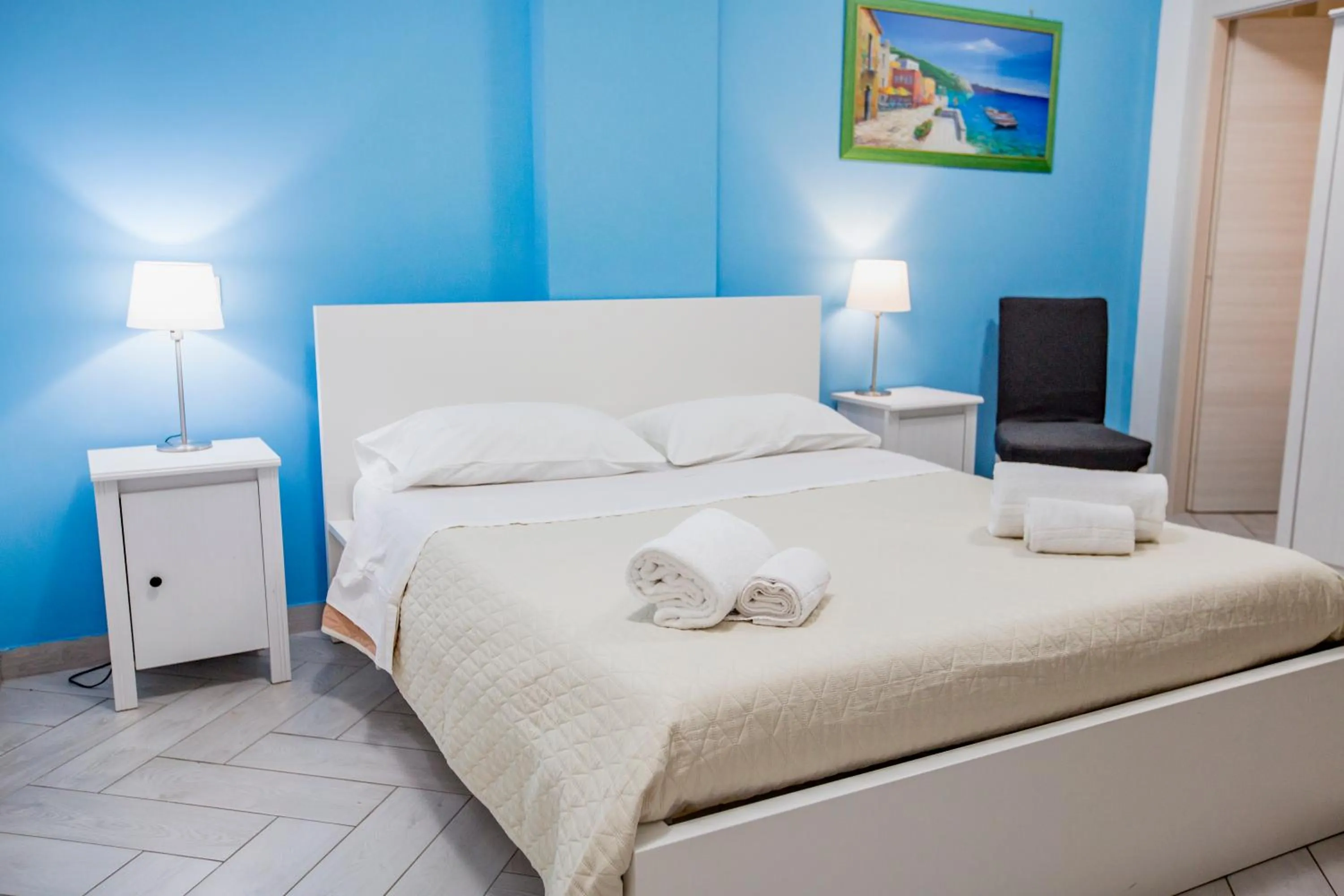 Bed in Belvedere Rent Rooms