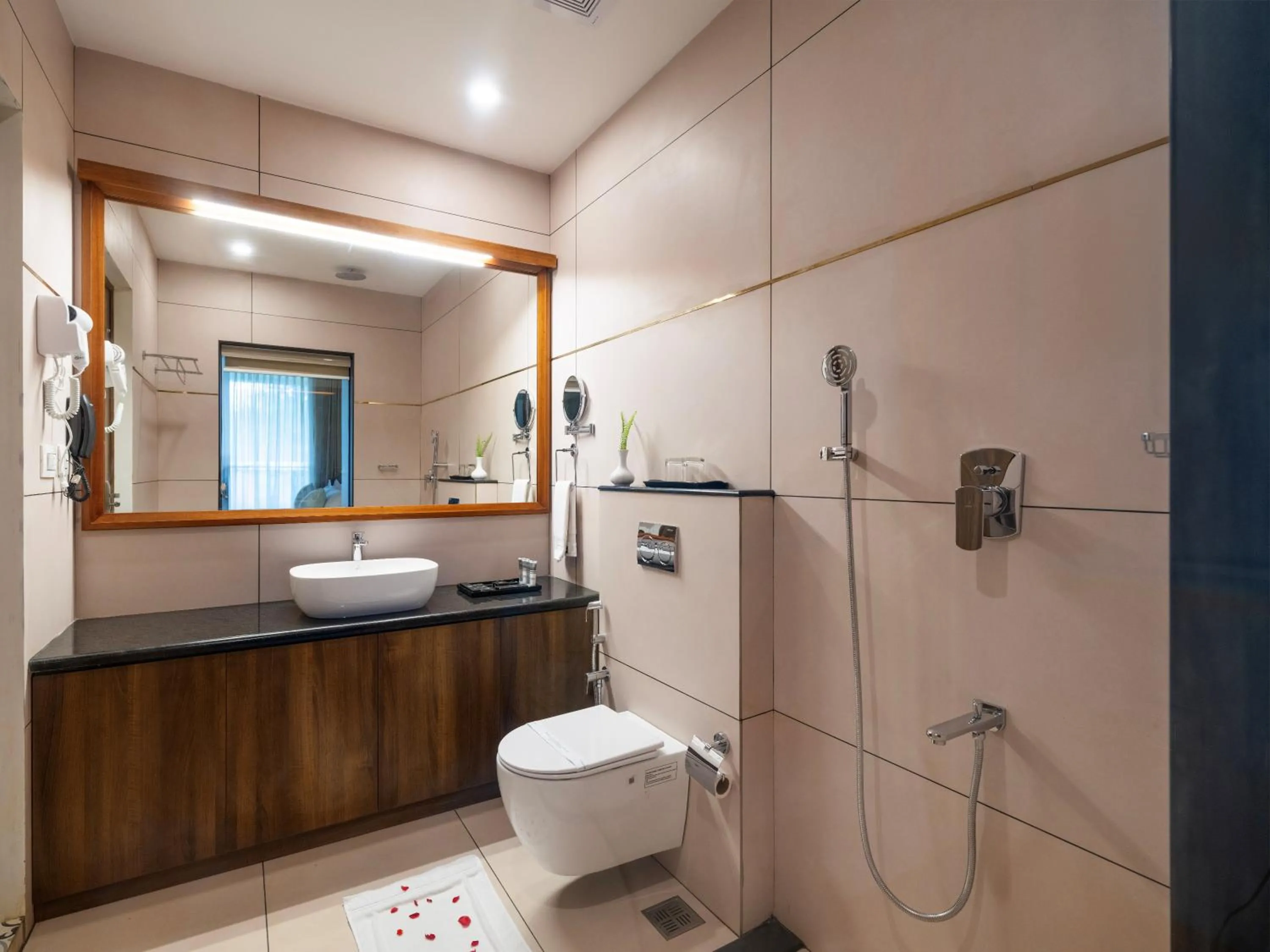 Shower in The Feel Munnar Resort