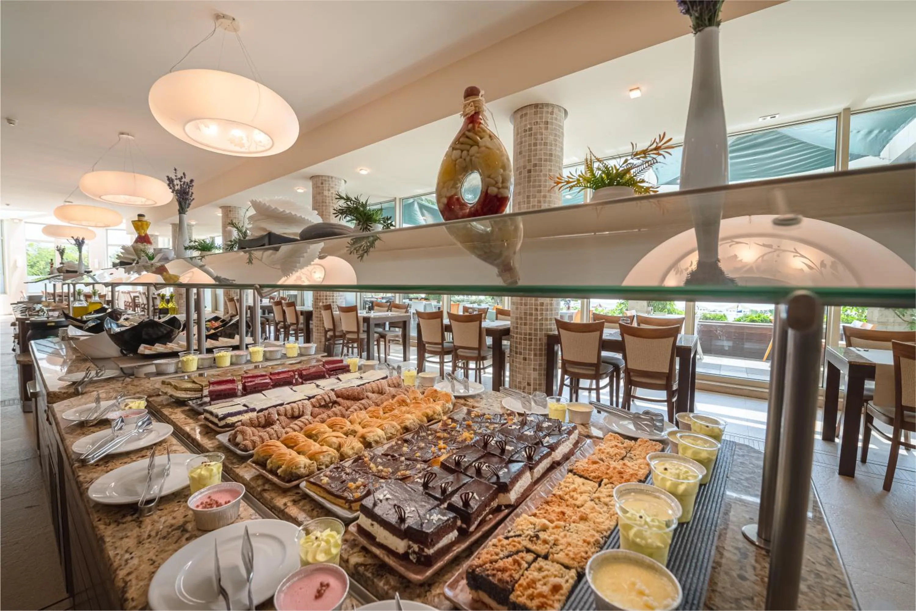 Lunch in Jeravi Club Hotel - All Inclusive