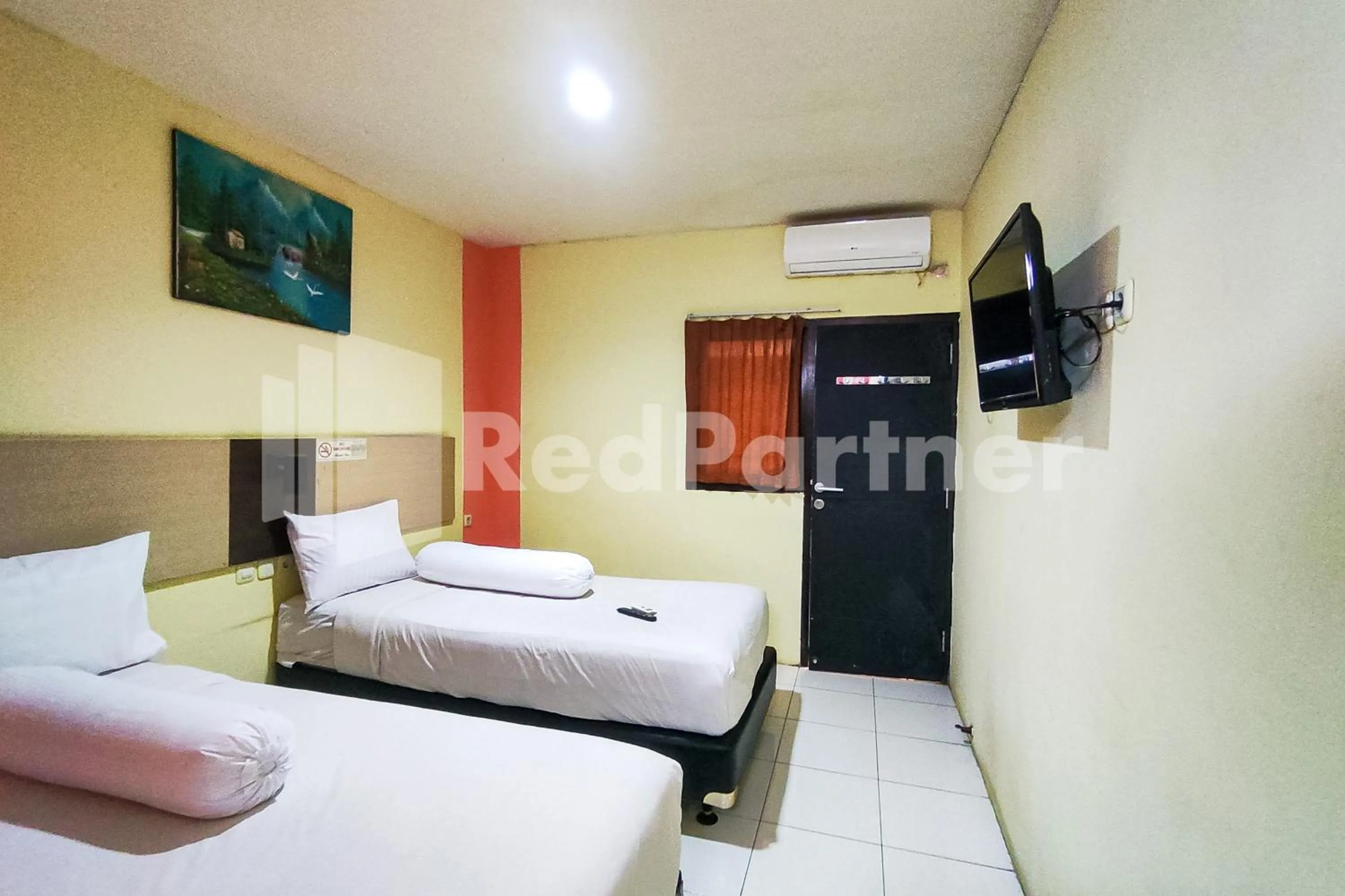 Bedroom, Bed in Audah Guesthouse Syariah RedPartner