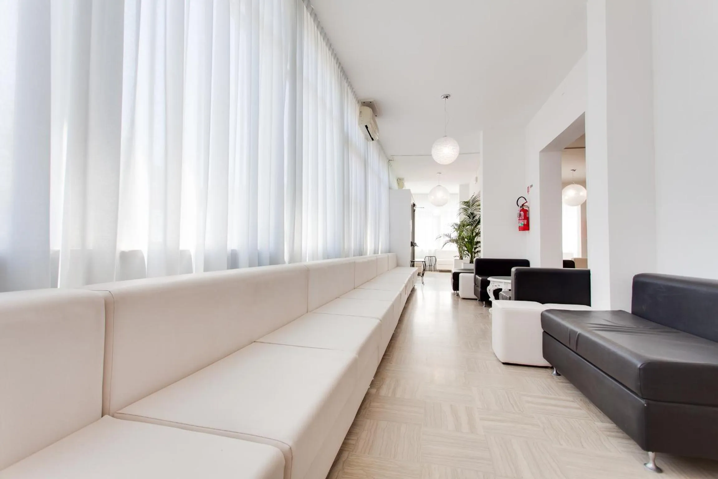 Communal lounge/ TV room in Hotel Bristol - Koolibry Hotels