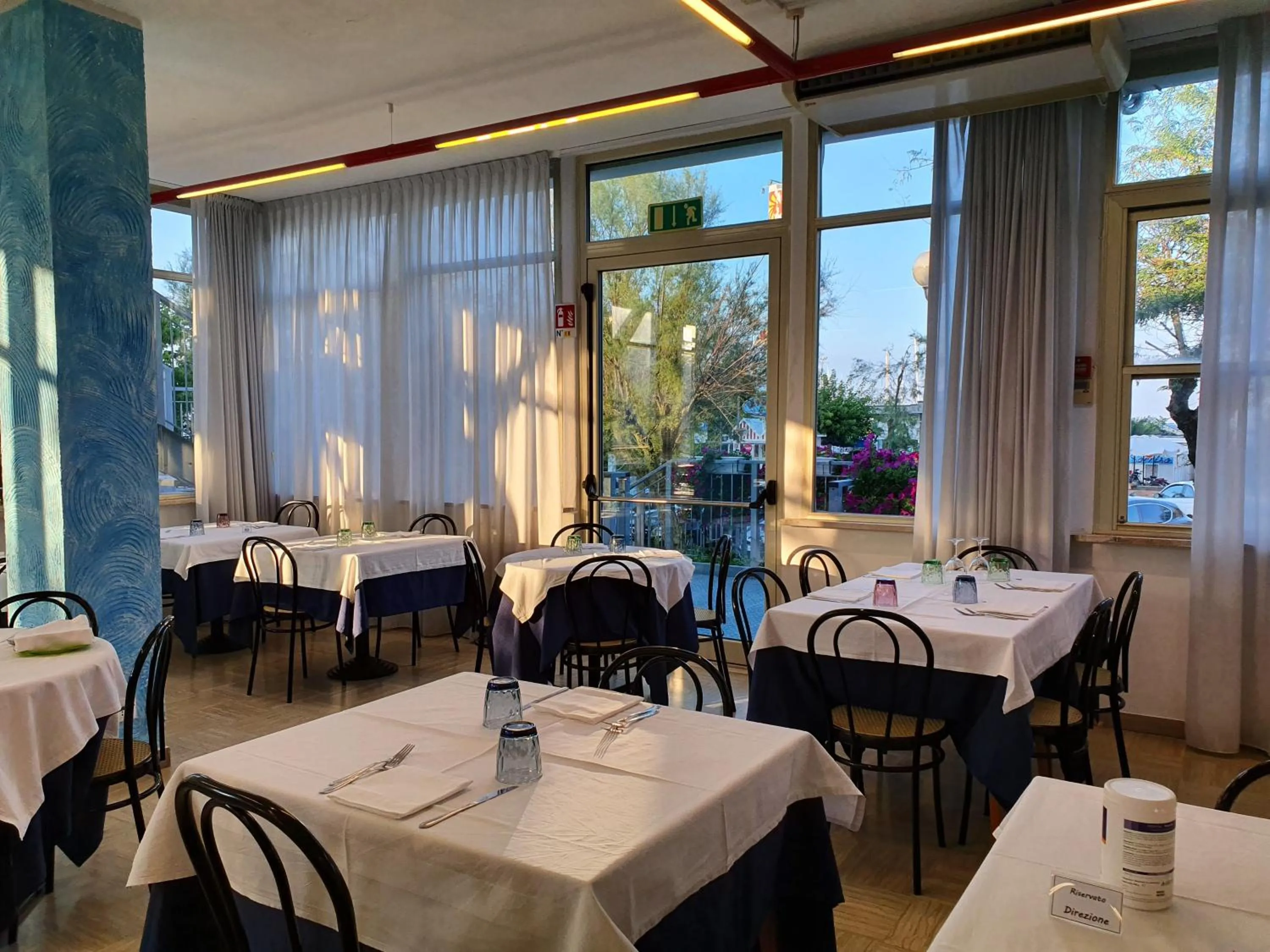 Restaurant/places to eat in Hotel Bristol - Koolibry Hotels