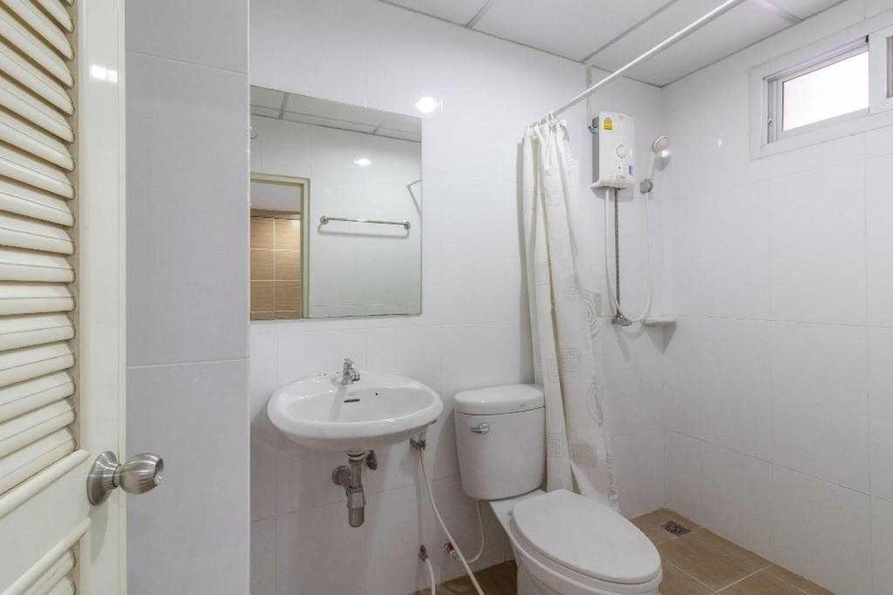 Bathroom in Townhouse Siam Privi Hotel