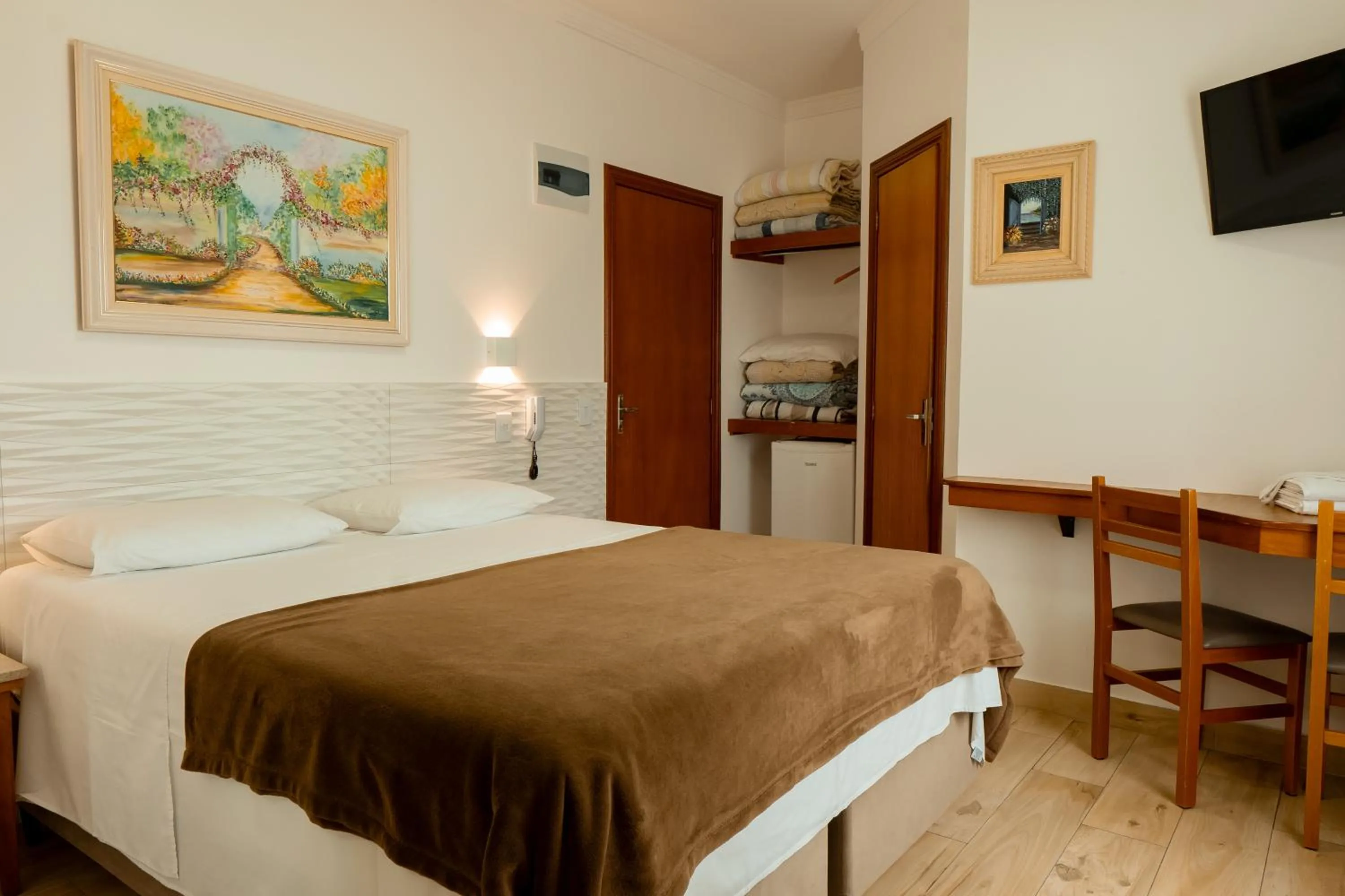 Bedroom, Bed in Hotel Appel