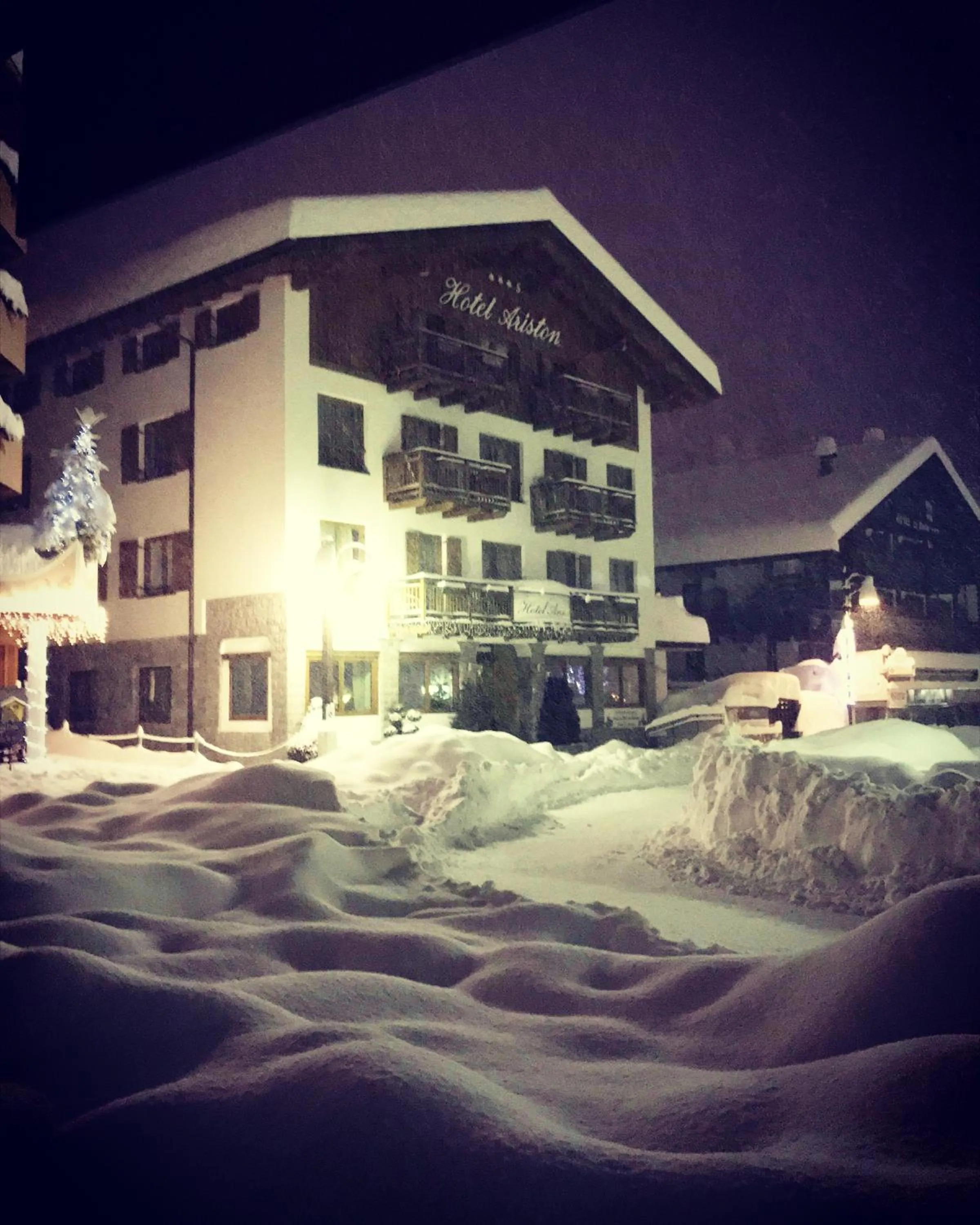 Facade/entrance in Hotel Ariston ***S