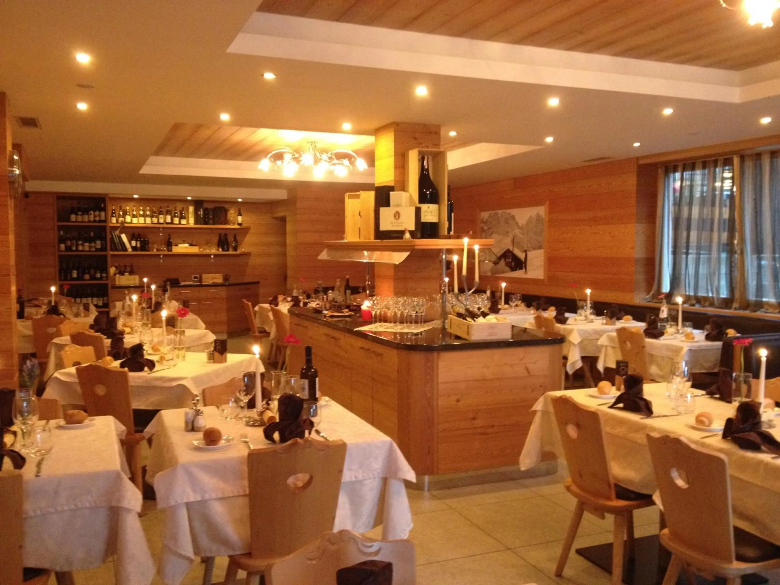 Restaurant/places to eat in Hotel Ariston ***S