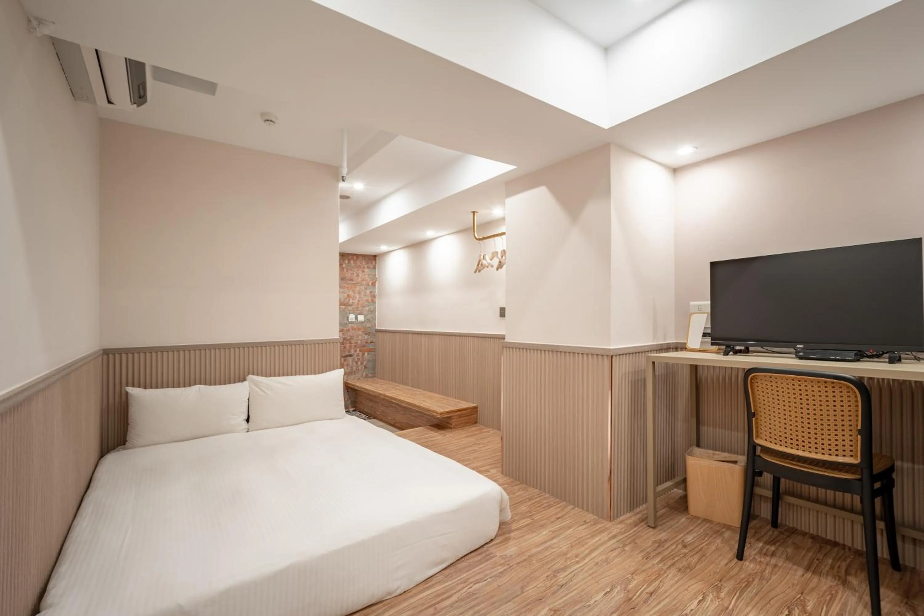 Photo of the whole room, Bed in 慶爾喜旅館長沙館Cheers Loft Self Check-in Hotel