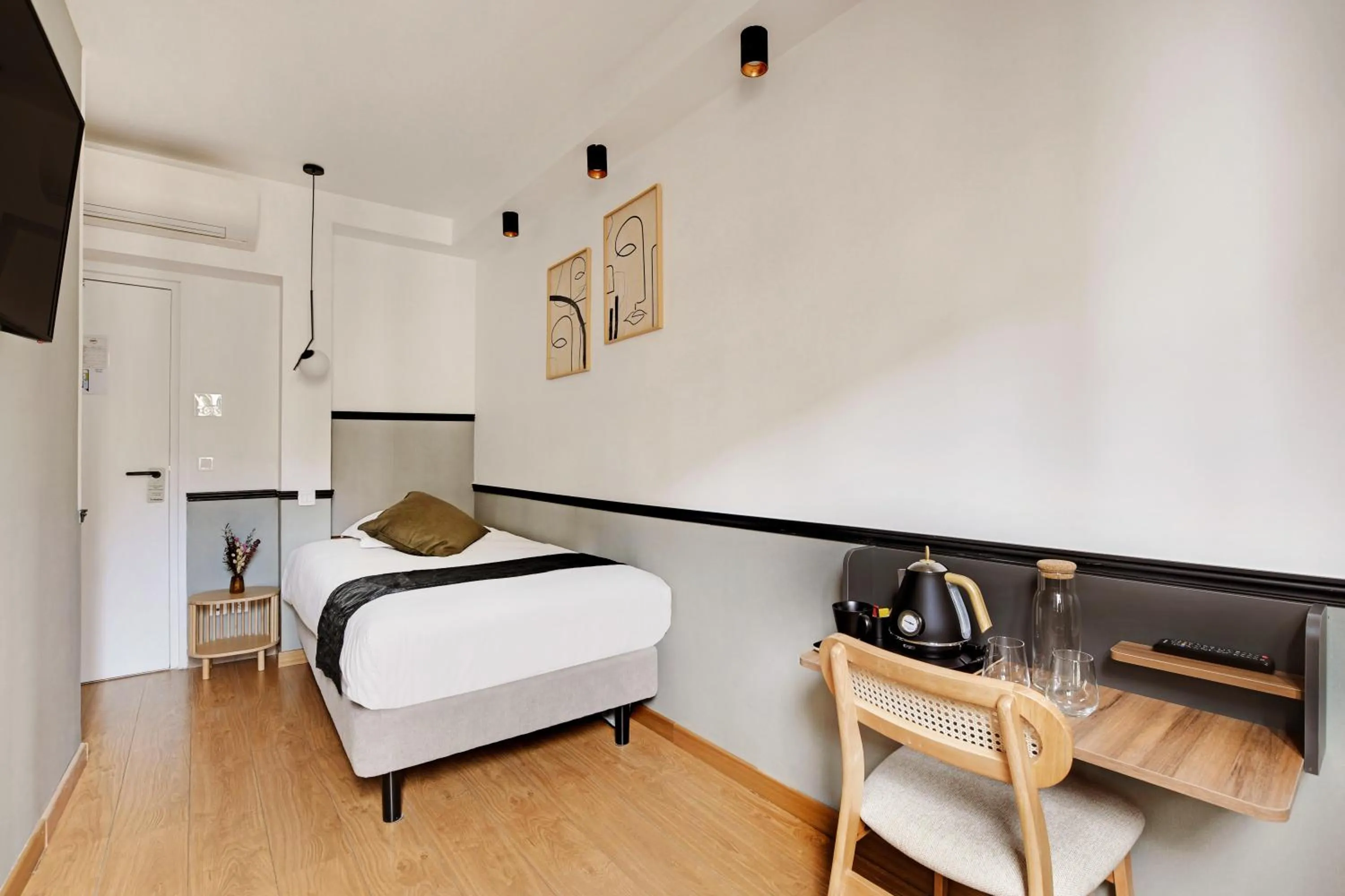 Bedroom, Bed in Maison Urbaine