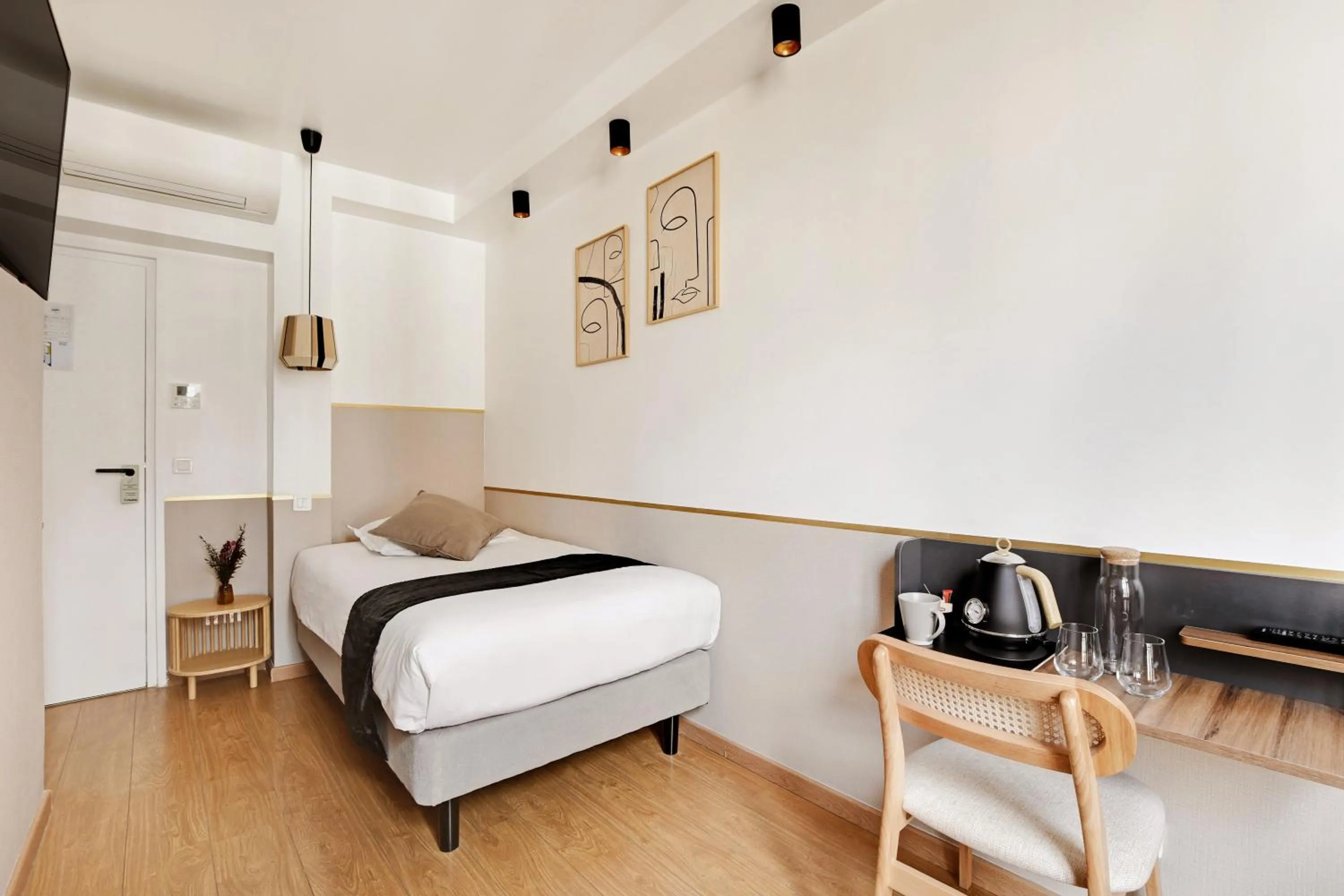 Bedroom, Bed in Maison Urbaine