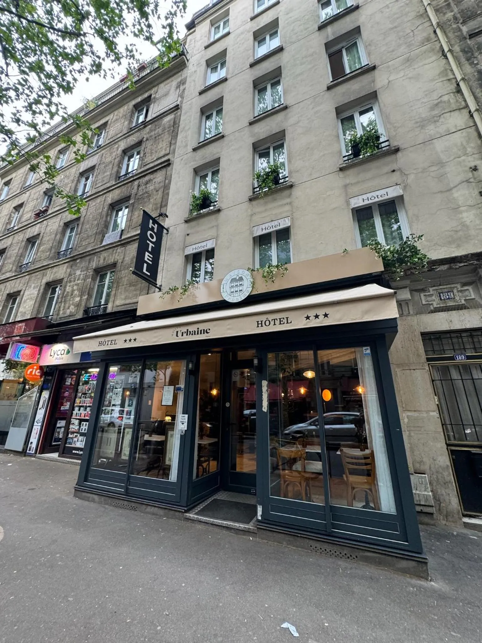 Facade/entrance in Maison Urbaine