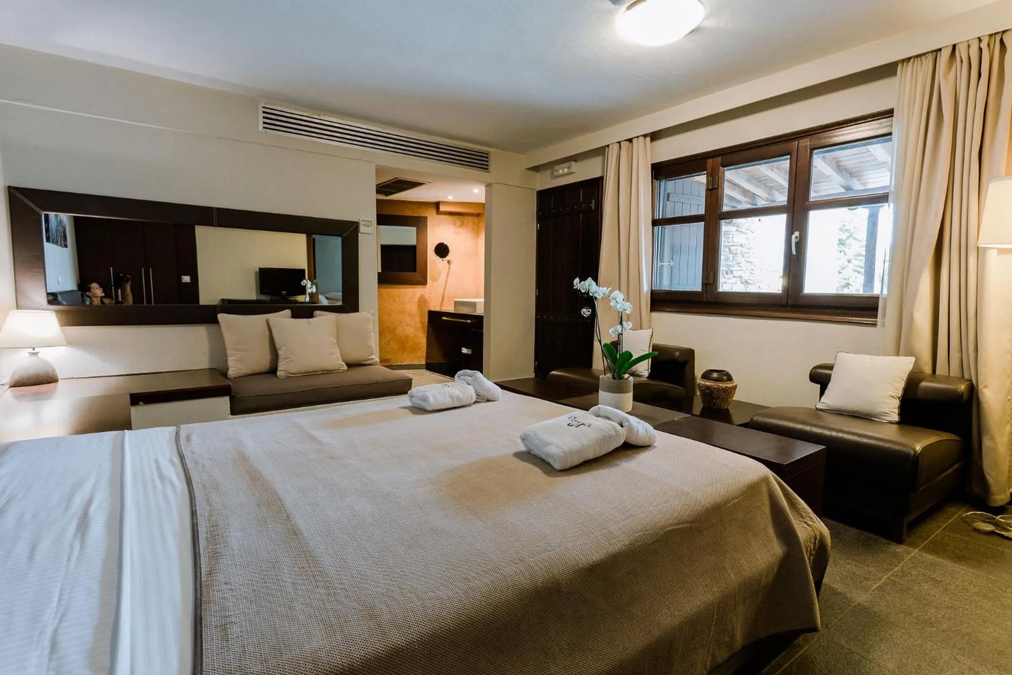 Bedroom, Bed in 12 Months Resort & Spa