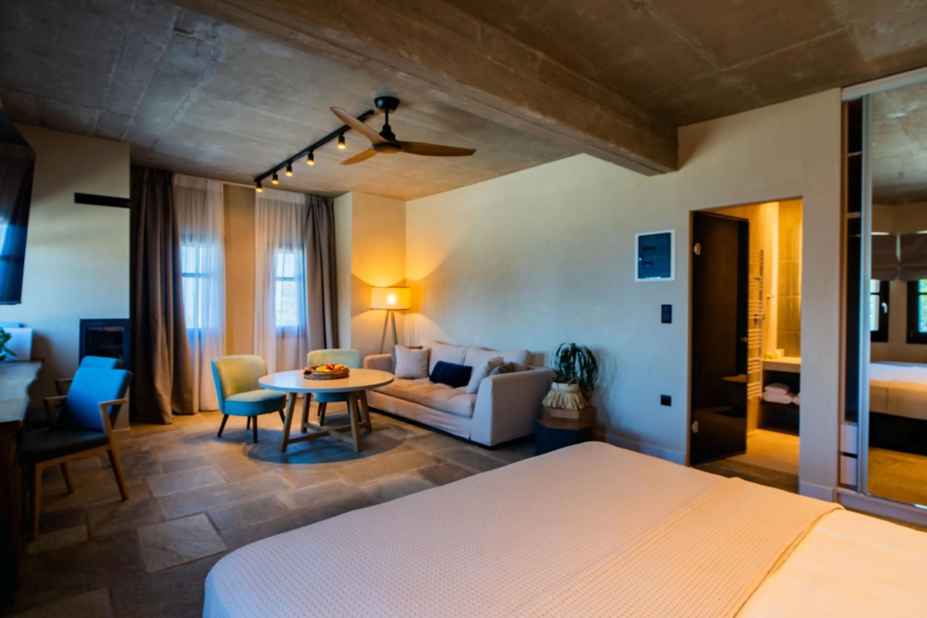 Photo of the whole room, Bed in 12 Months Resort & Spa