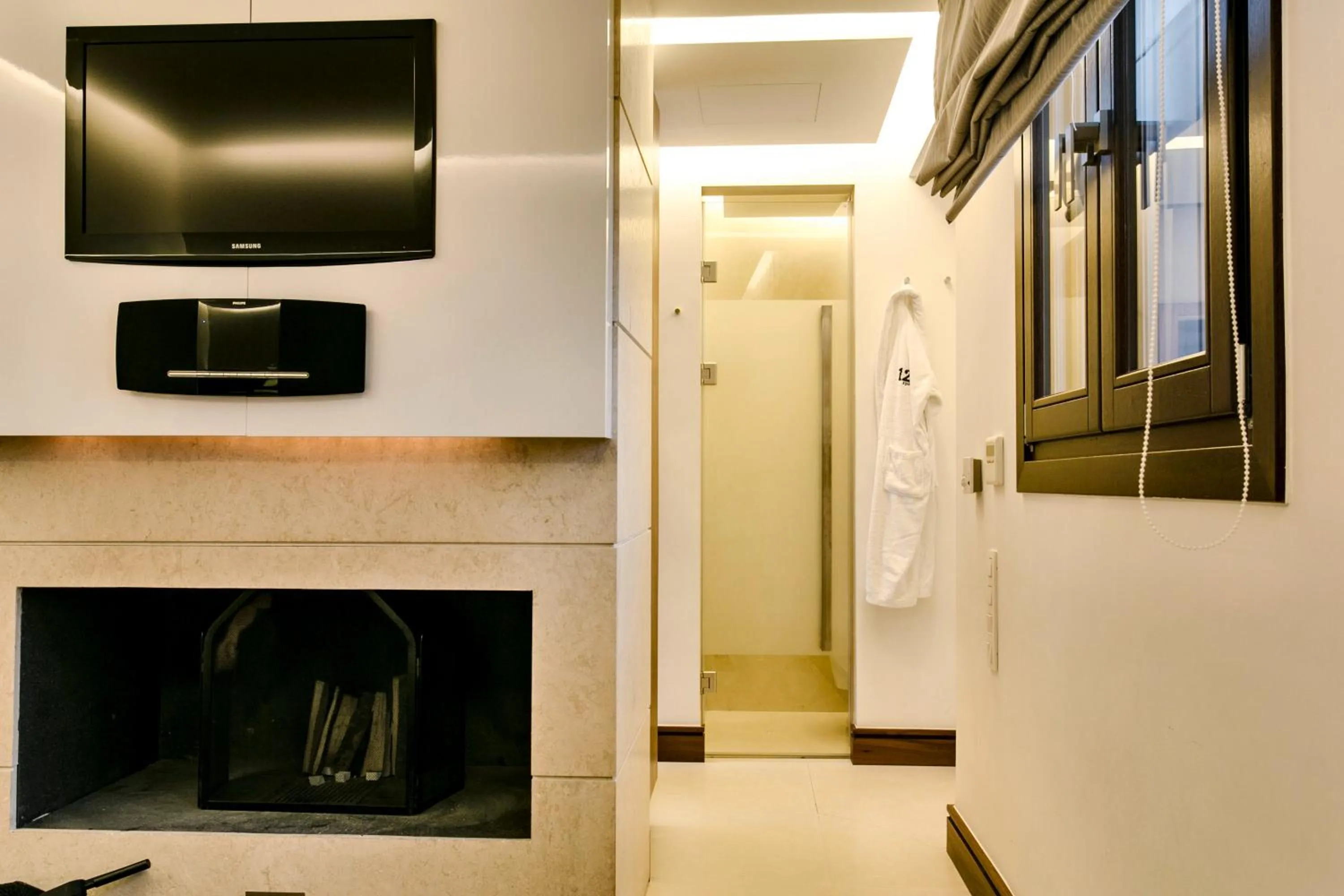 flat iron in 12 Months Resort & Spa