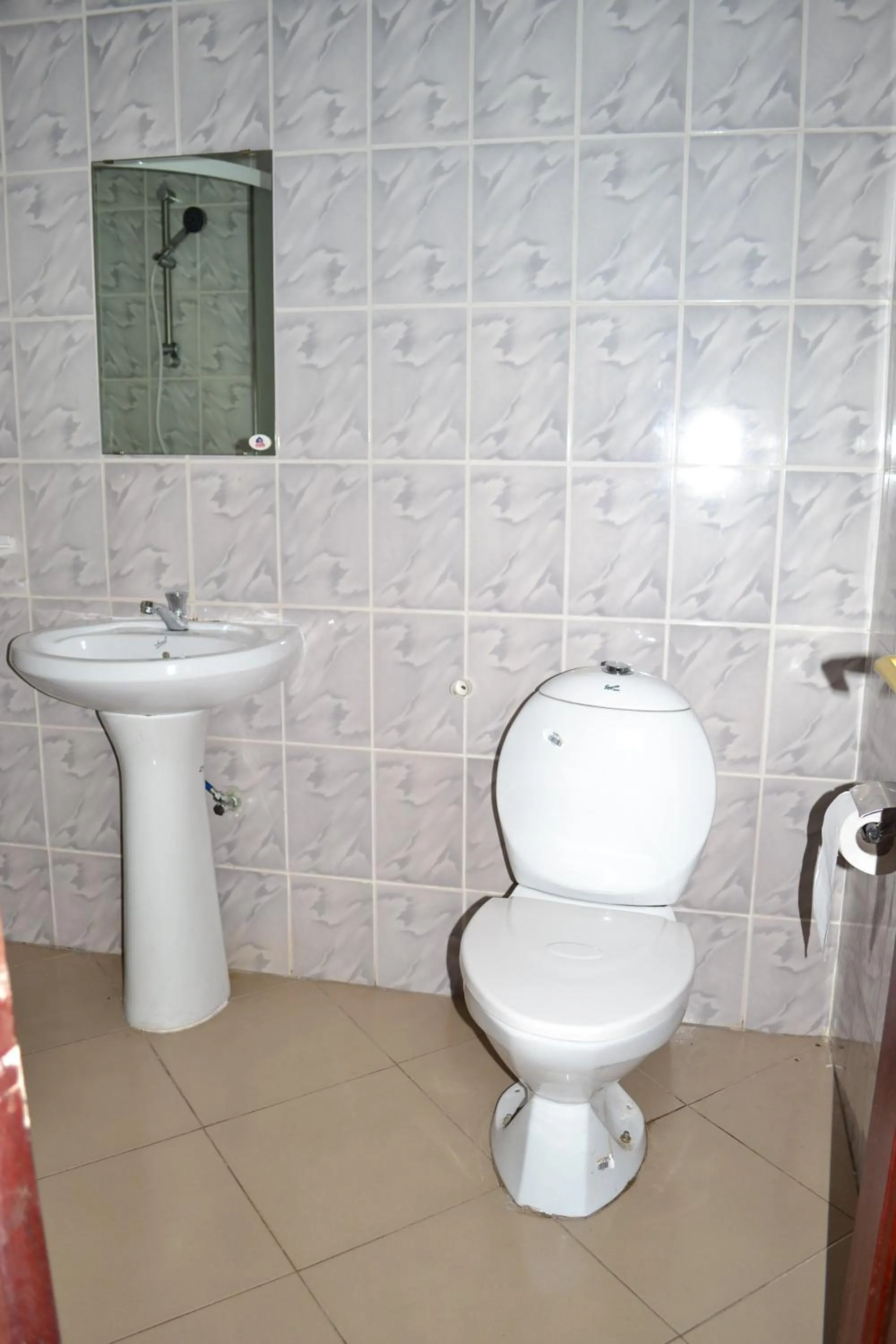 Toilet in Musanto Hotel