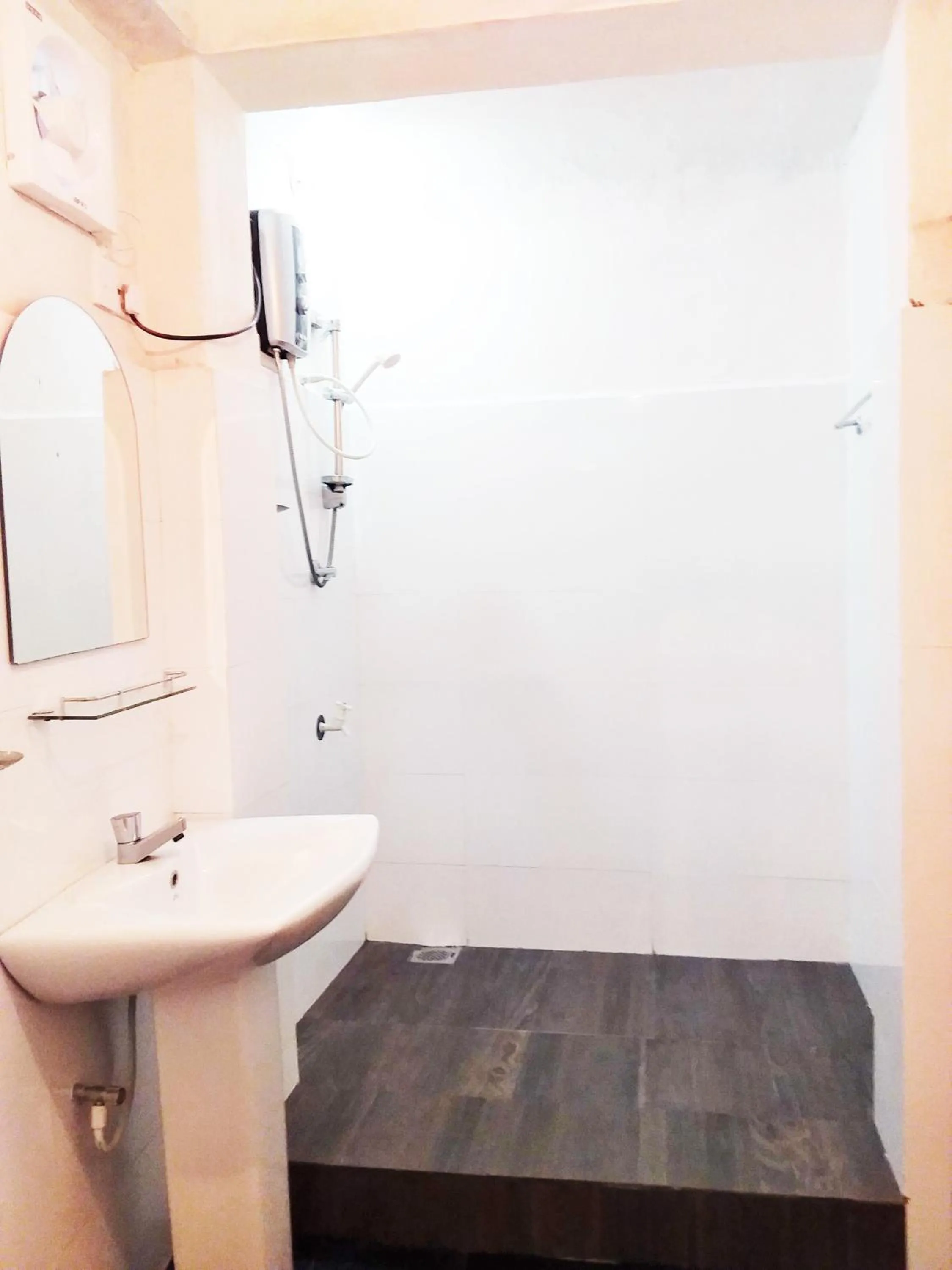 Shower in Ella Green Cottages